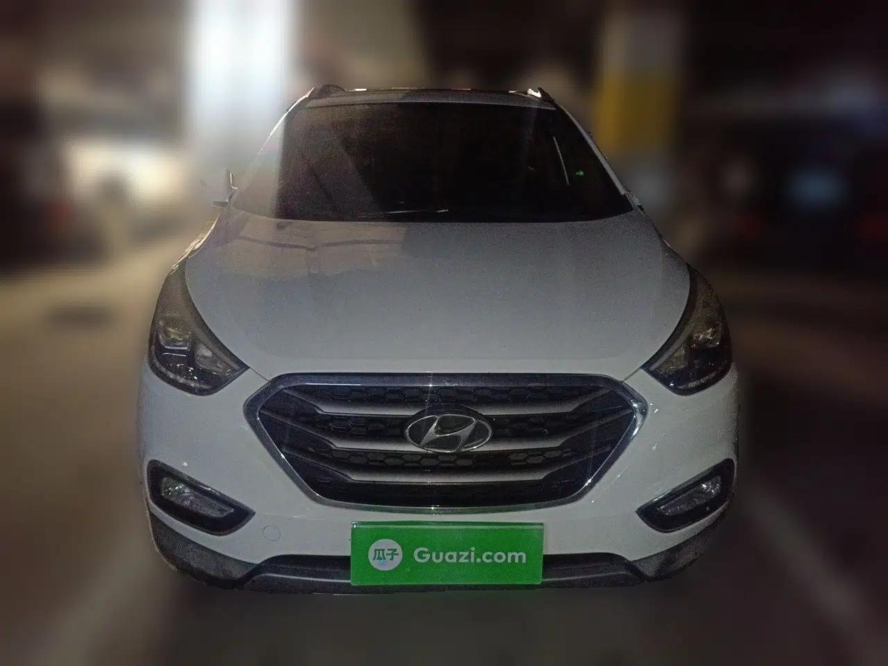 Hyundai ix35 2015 2.0L Automatic 2WD Smart Version China V Standard — миниатюра 2