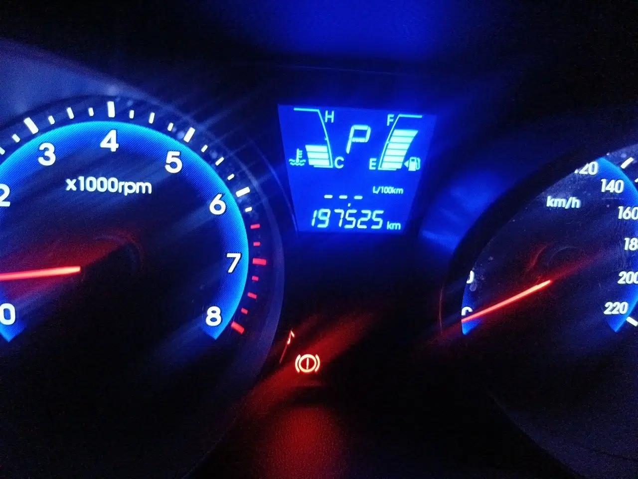 Hyundai ix35 2015 2.0L Automatic 2WD Smart Version China V Standard — миниатюра 13