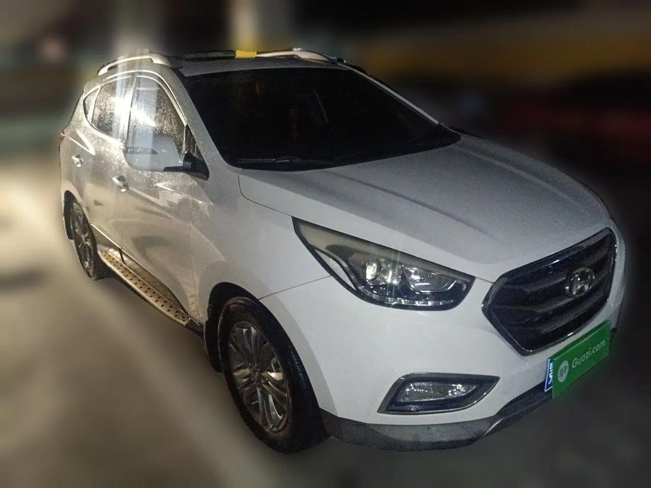 Hyundai ix35 2015 2.0L Automatic 2WD Smart Version China V Standard — миниатюра 3