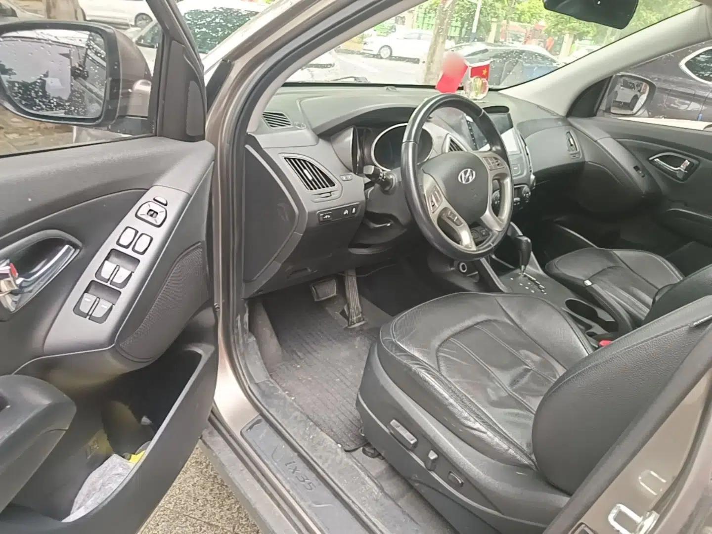 Hyundai ix35 2013 2.0L Automatic Two-Wheel Drive Leading GLX China V Emission Standard — миниатюра 19