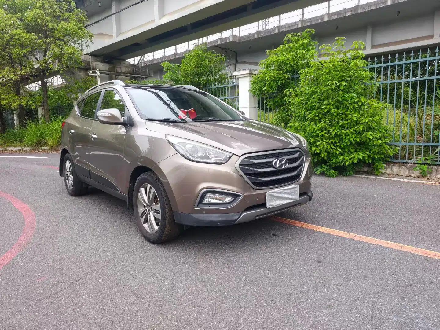 Hyundai ix35 2013 2.0L Automatic Two-Wheel Drive Leading GLX China V Emission Standard — миниатюра 3