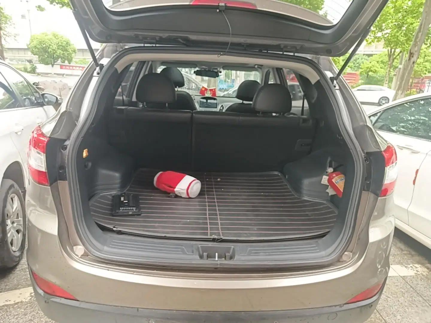 Hyundai ix35 2013 2.0L Automatic Two-Wheel Drive Leading GLX China V Emission Standard — миниатюра 22
