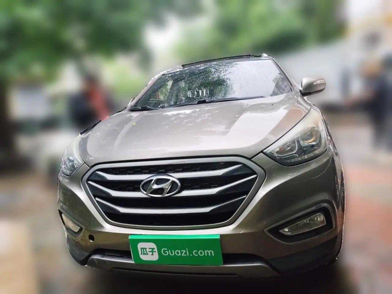 Hyundai ix35 2013 2.0L Automatic Two-Wheel Drive Smart GLS China IV Standard — миниатюра 2