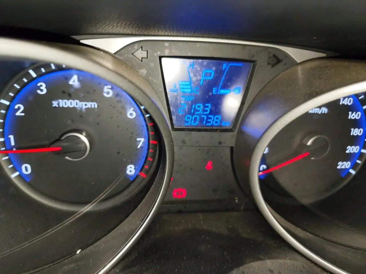 Hyundai ix35 2013 2.0L Automatic Two-Wheel Drive Smart GLS China IV Standard — миниатюра 13
