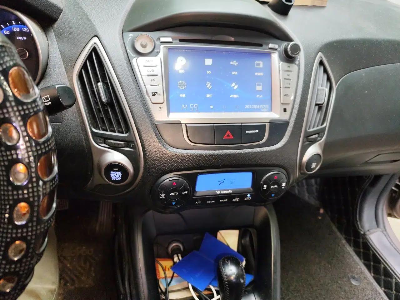 Hyundai ix35 2013 2.0L Automatic Two-Wheel Drive Smart GLS China IV Standard — миниатюра 14