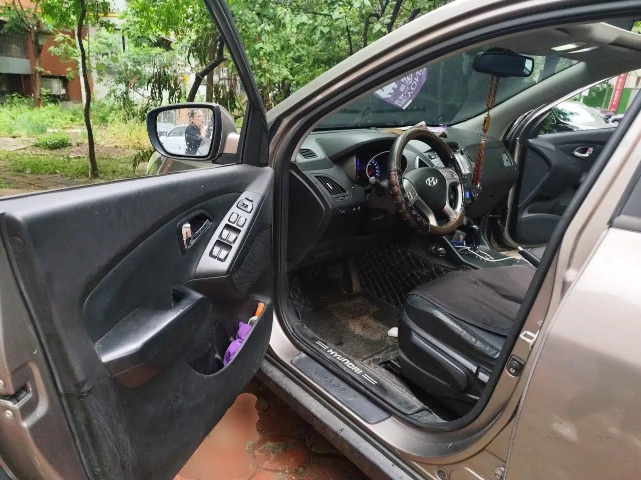 Hyundai ix35 2013 2.0L Automatic Two-Wheel Drive Smart GLS China IV Standard — миниатюра 17