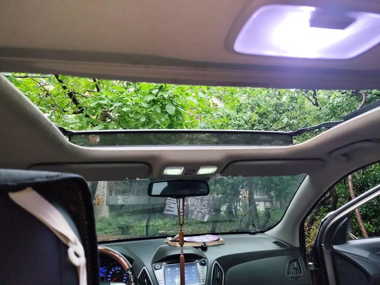 Hyundai ix35 2013 2.0L Automatic Two-Wheel Drive Smart GLS China IV Standard — миниатюра 19