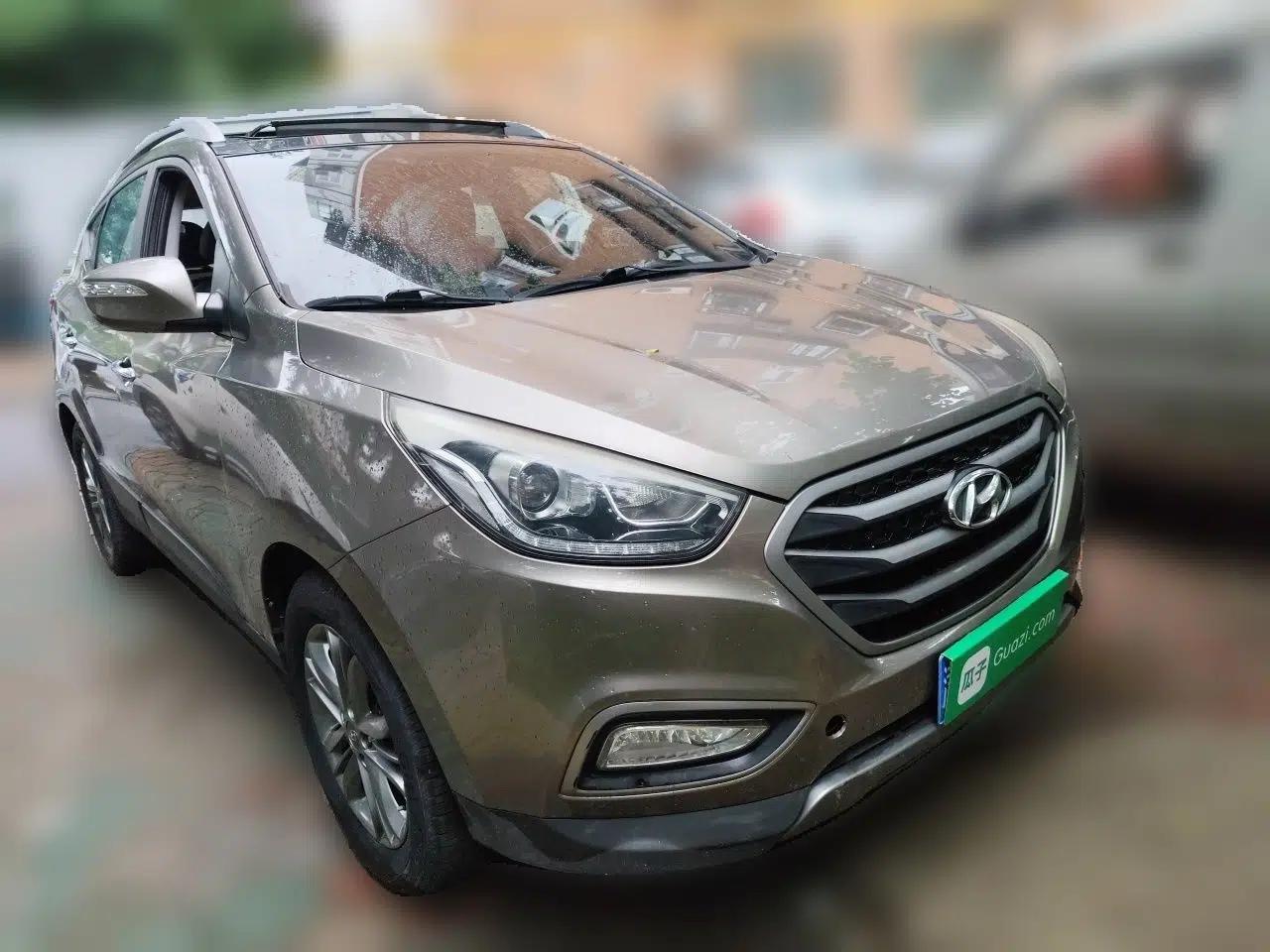 Hyundai ix35 2013 2.0L Automatic Two-Wheel Drive Smart GLS China IV Standard — миниатюра 3