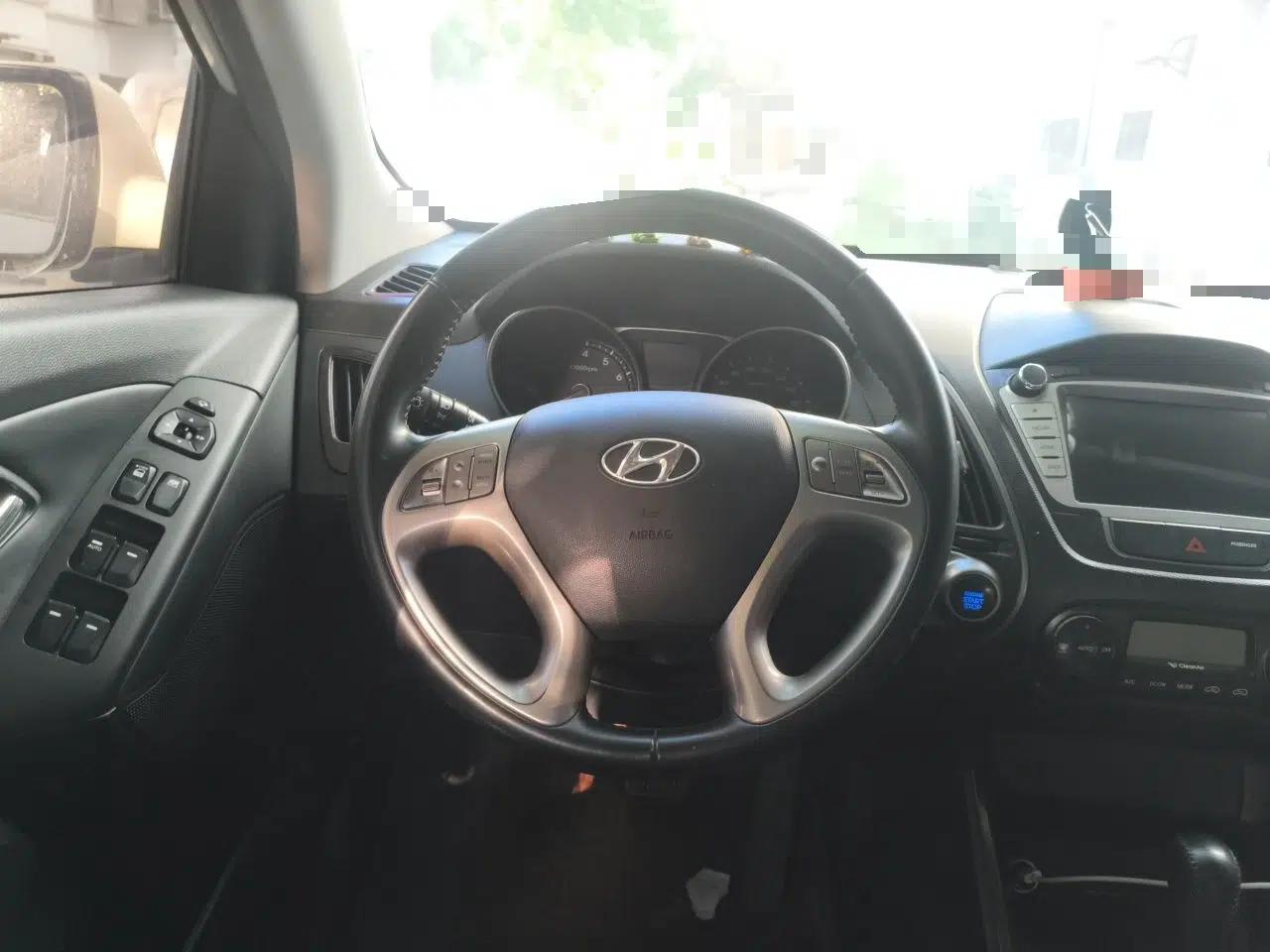 Hyundai ix35 2015 2.0L Automatic 2WD Smart Type China IV — миниатюра 11