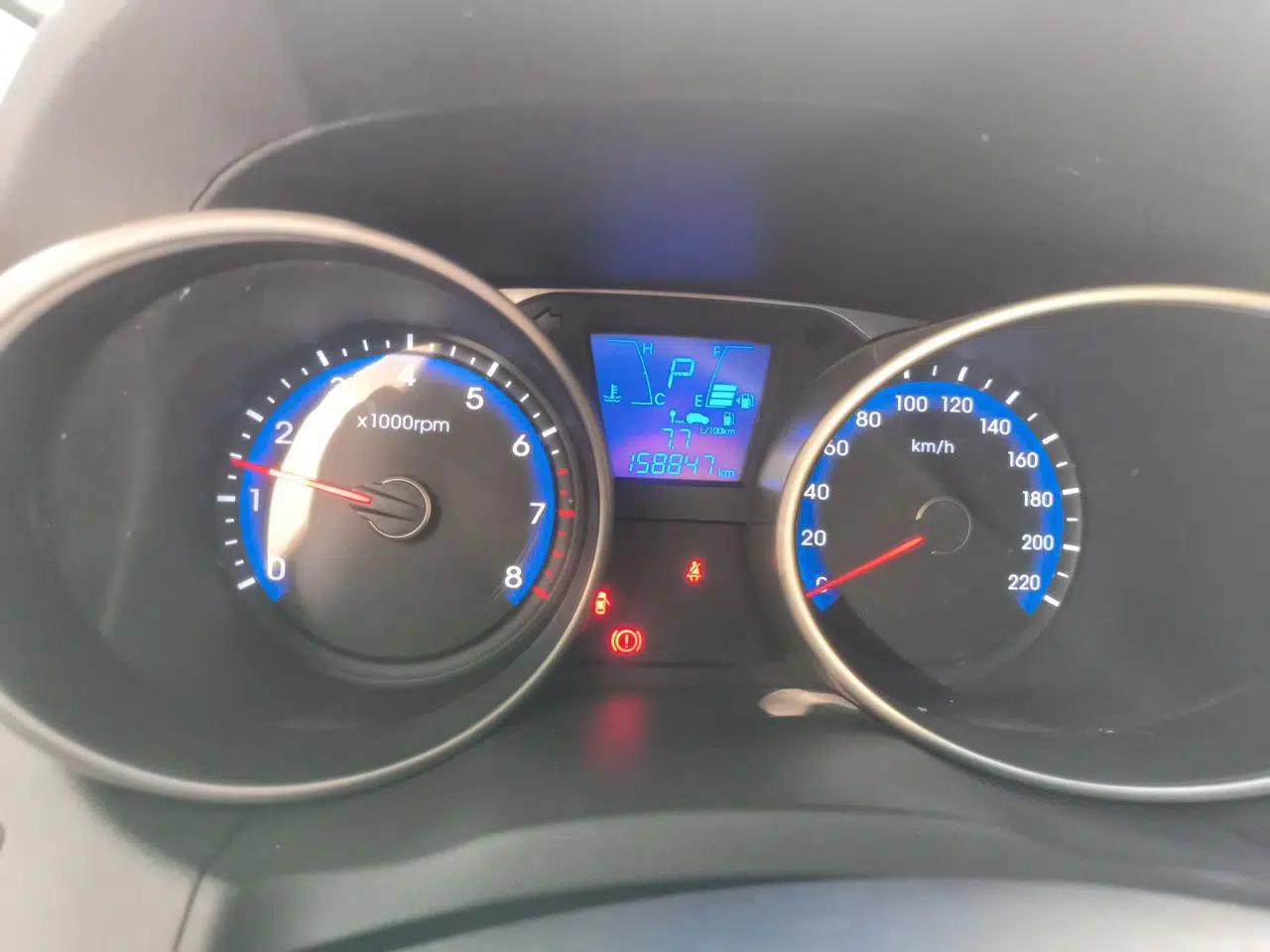 Hyundai ix35 2015 2.0L Automatic 2WD Smart Type China IV — миниатюра 13