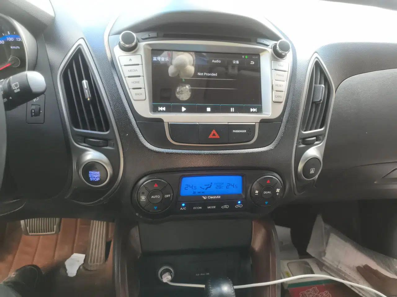 Hyundai ix35 2015 2.0L Automatic 2WD Smart Type China IV — миниатюра 14
