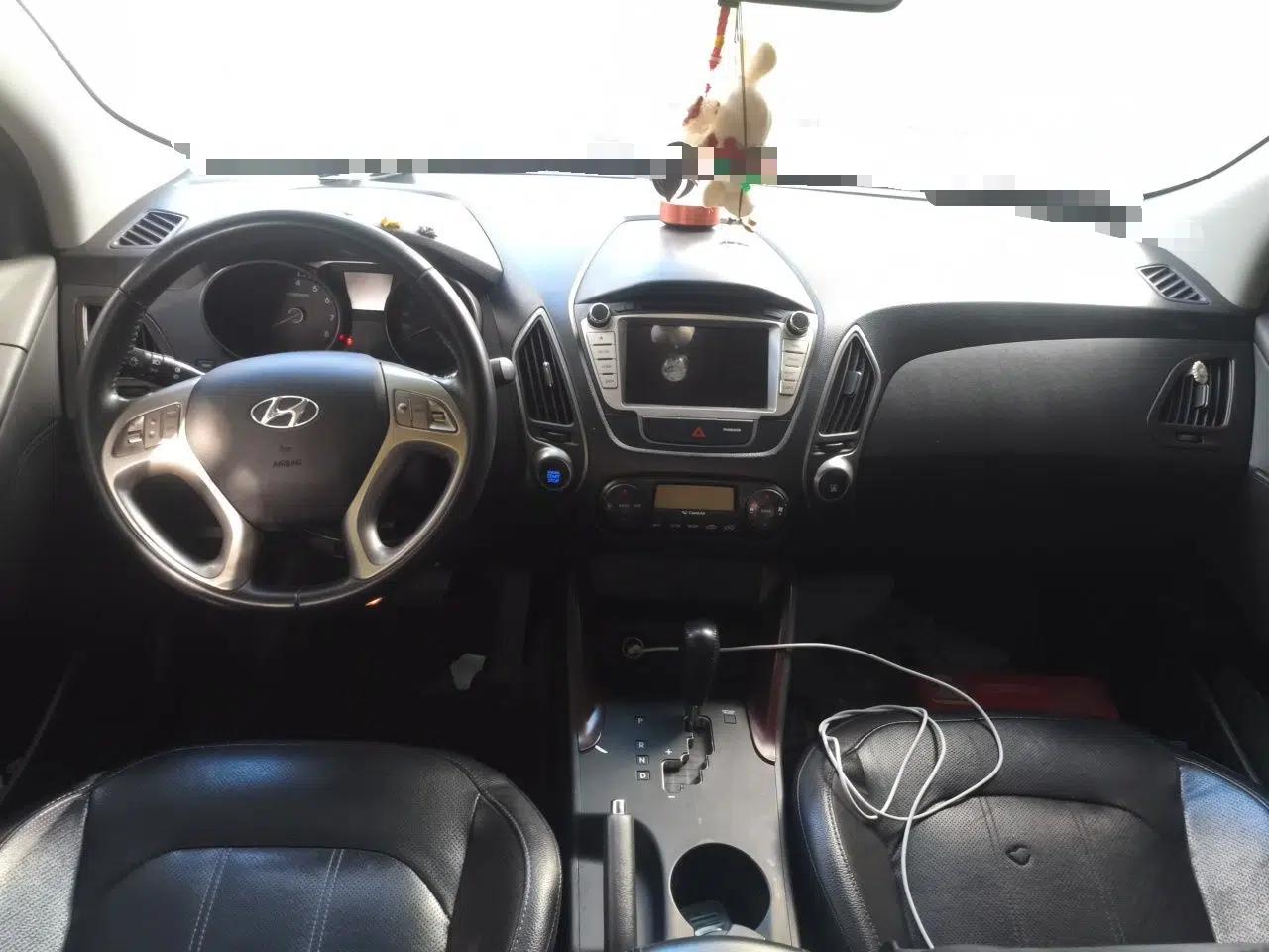 Hyundai ix35 2015 2.0L Automatic 2WD Smart Type China IV — миниатюра 10