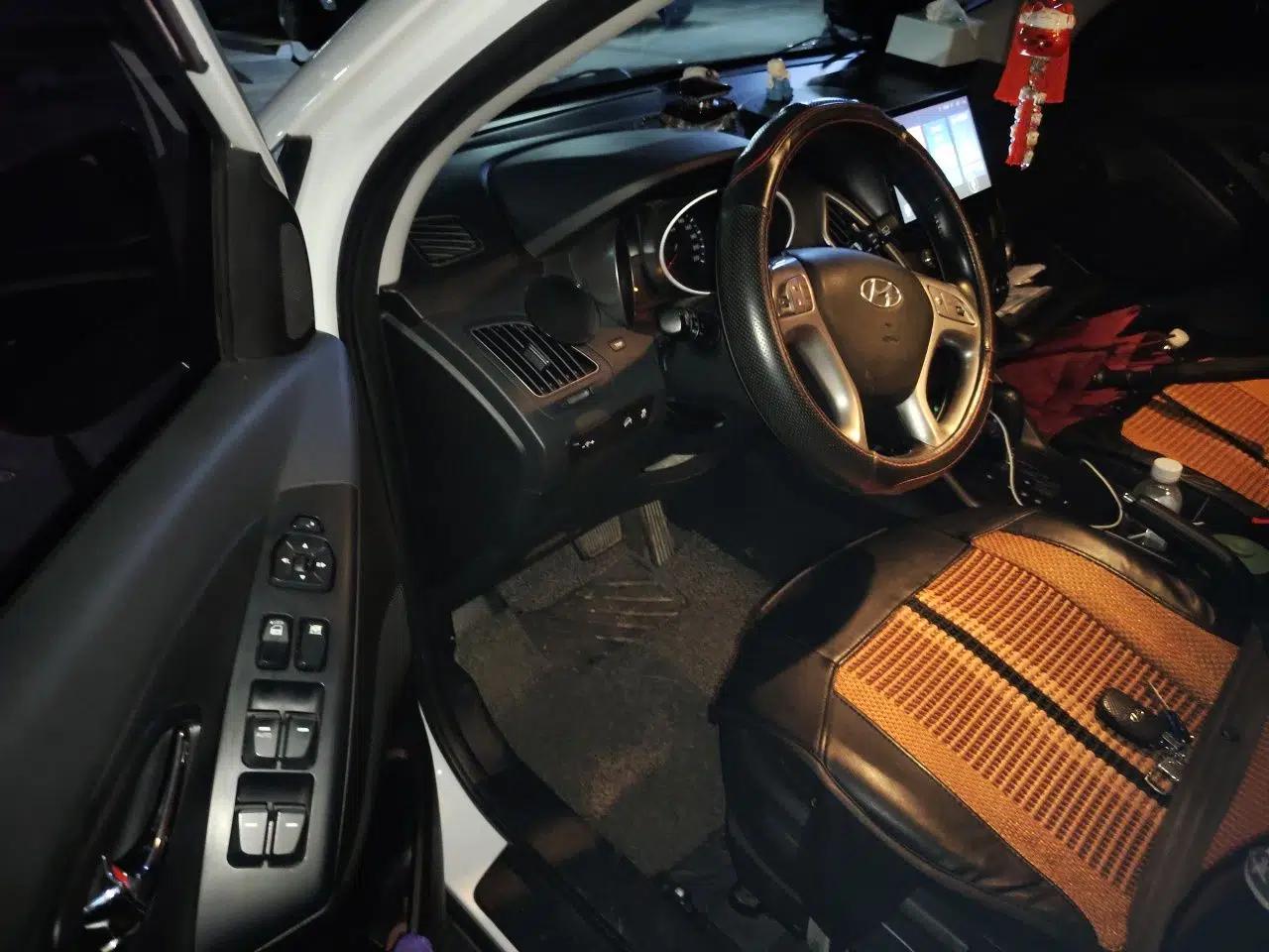 Hyundai ix35 2015 2.0L Automatic 2WD Smart Type China IV — миниатюра 17