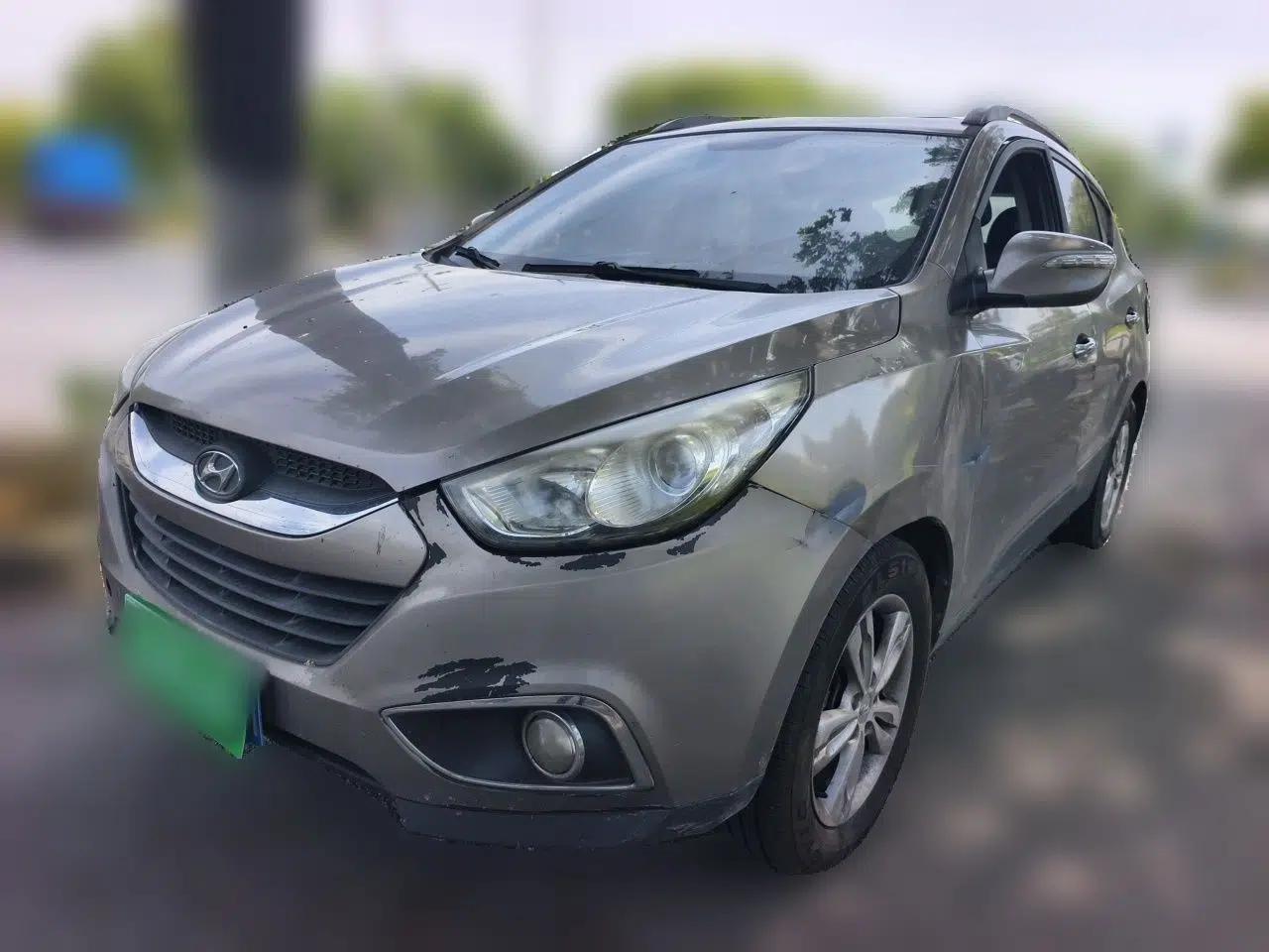 Hyundai ix35 2010 2.0L Automatic Two-Wheel Drive Elite Edition GLS — миниатюра 1