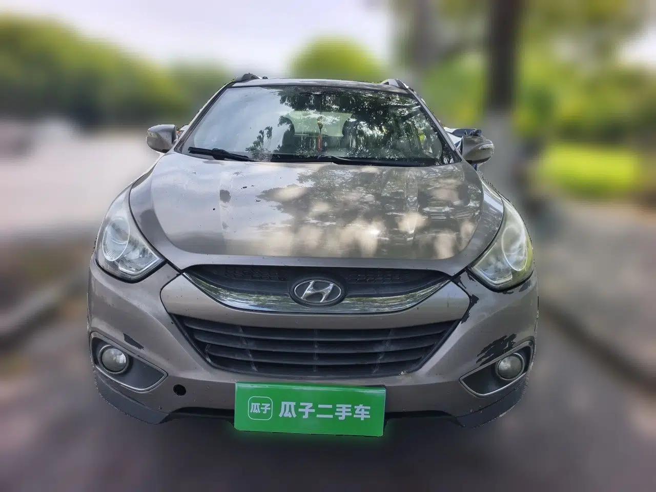 Hyundai ix35 2010 2.0L Automatic Two-Wheel Drive Elite Edition GLS — миниатюра 2