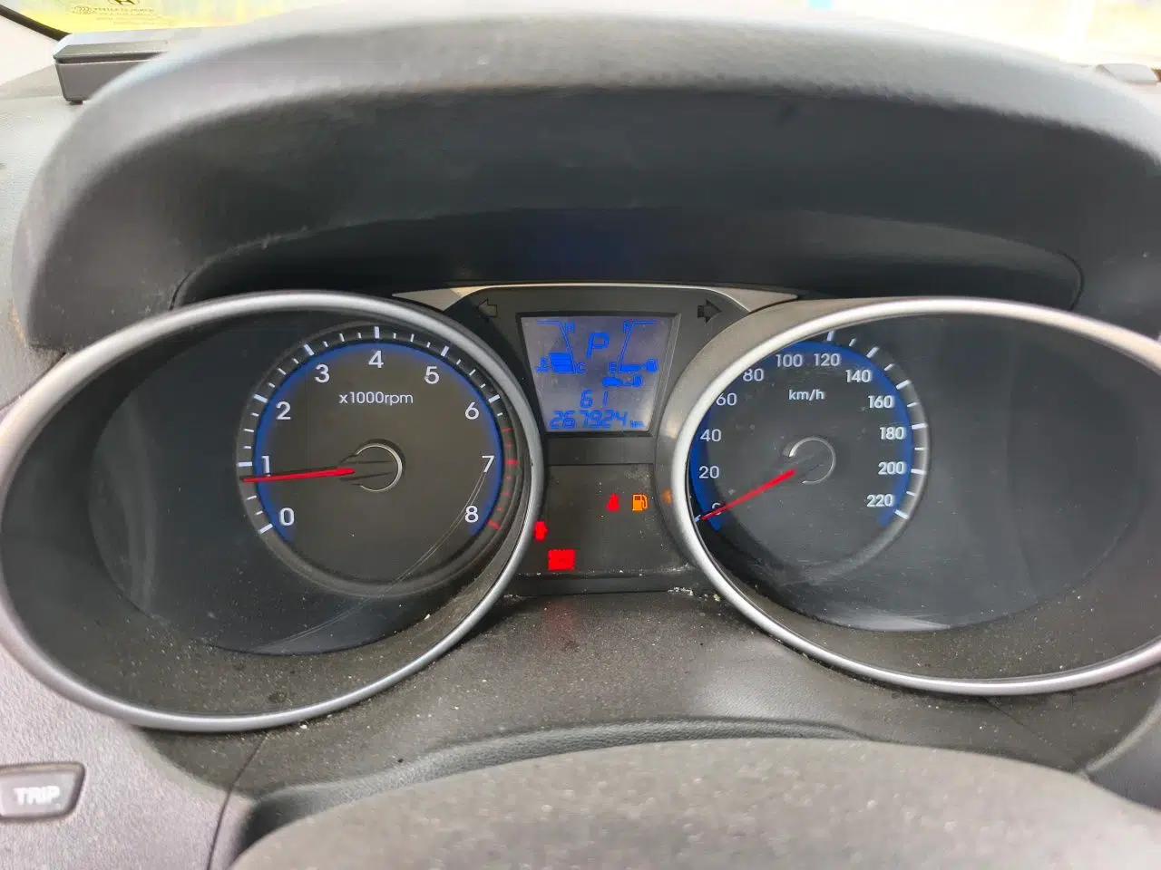 Hyundai ix35 2010 2.0L Automatic Two-Wheel Drive Elite Edition GLS — миниатюра 13