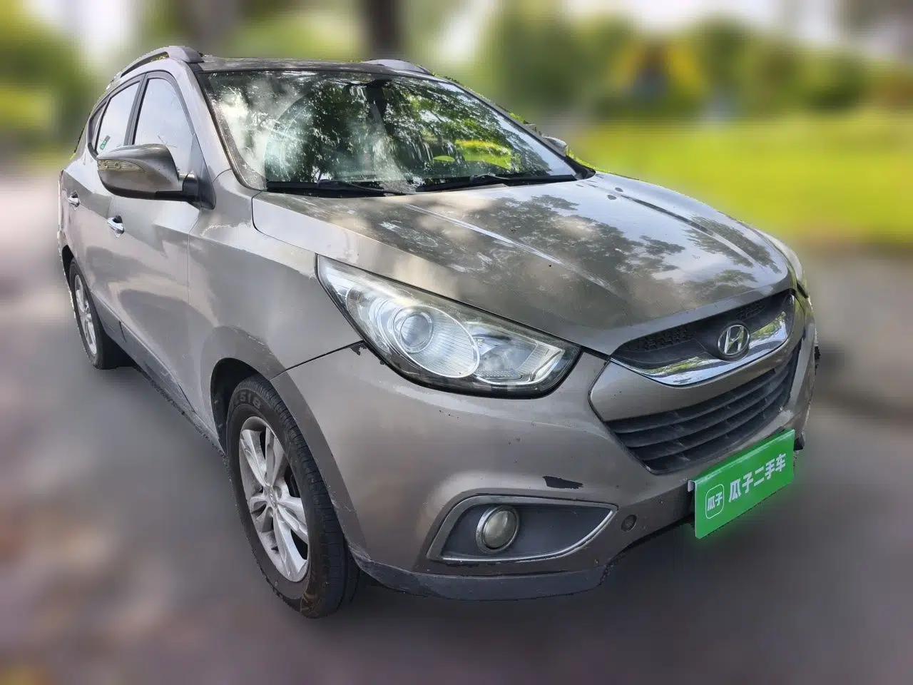 Hyundai ix35 2010 2.0L Automatic Two-Wheel Drive Elite Edition GLS — миниатюра 3