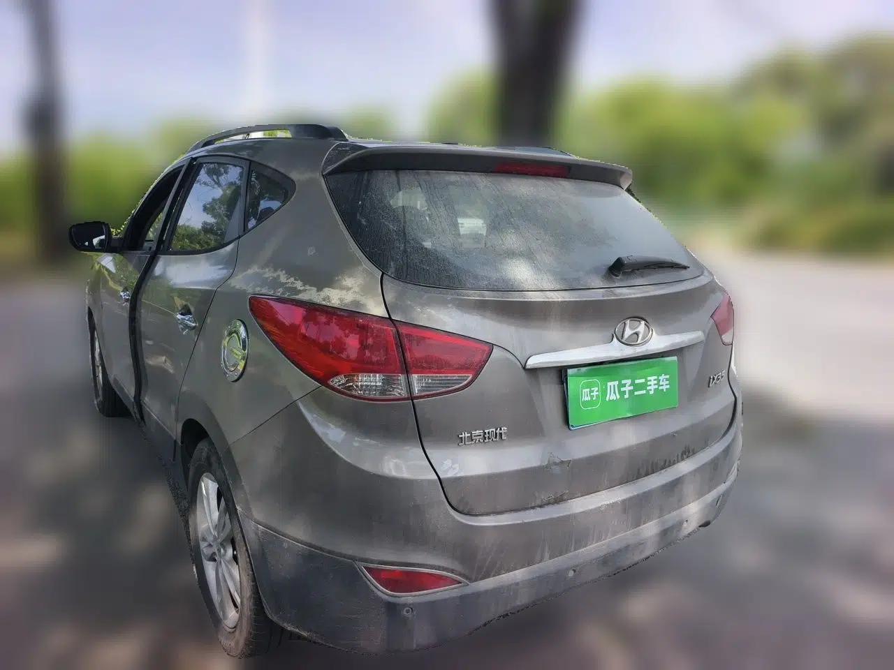 Hyundai ix35 2010 2.0L Automatic Two-Wheel Drive Elite Edition GLS — миниатюра 4