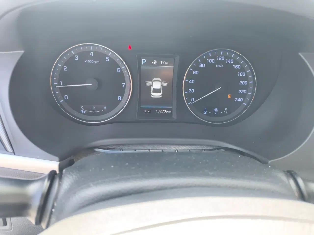 Hyundai Mistra 2017 1.8L Automatic Deluxe DLX Model China V Emission Standard — миниатюра 11