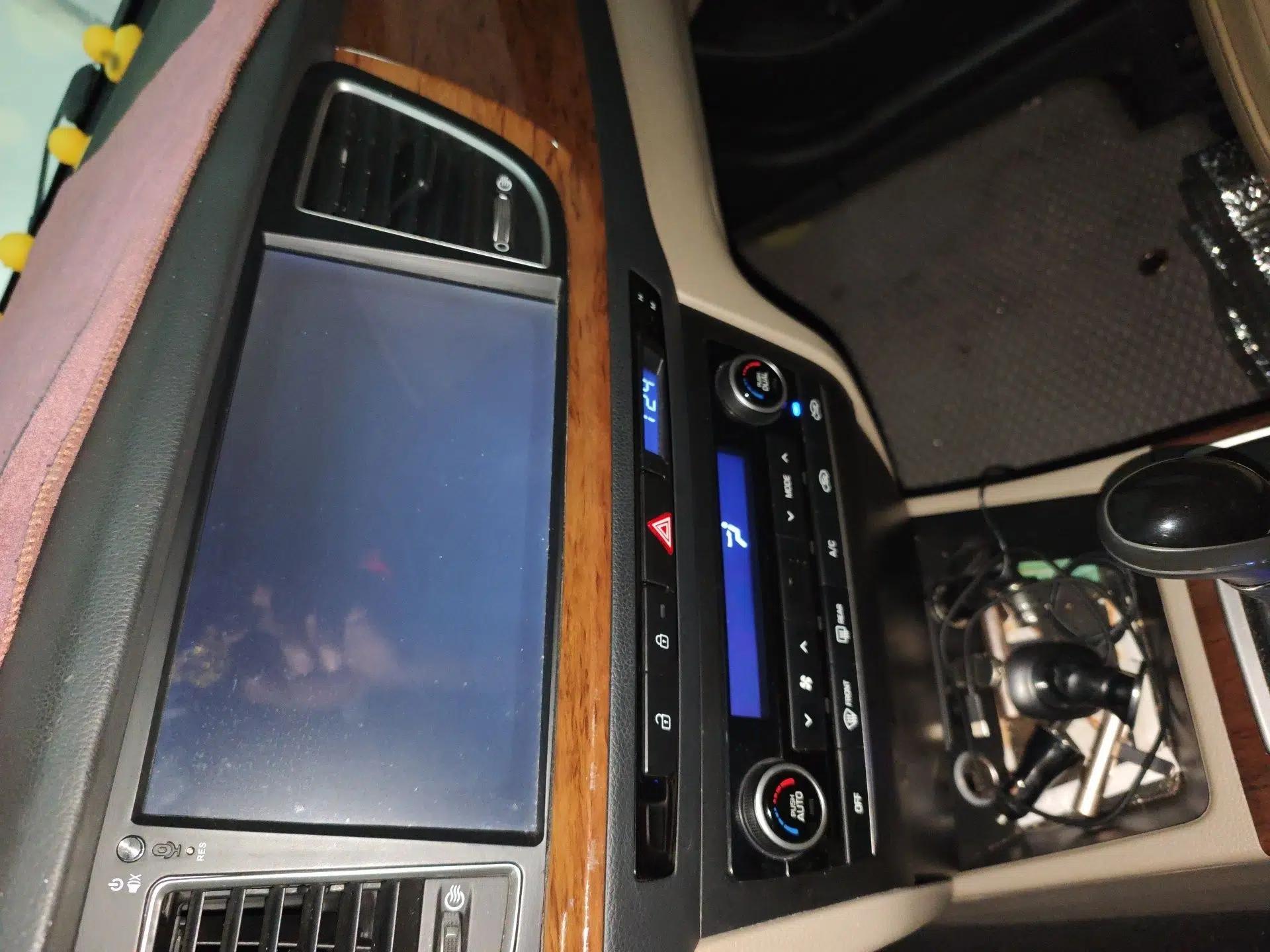Hyundai Mistra 2014 1.8L Automatic Deluxe DLX Model — миниатюра 12