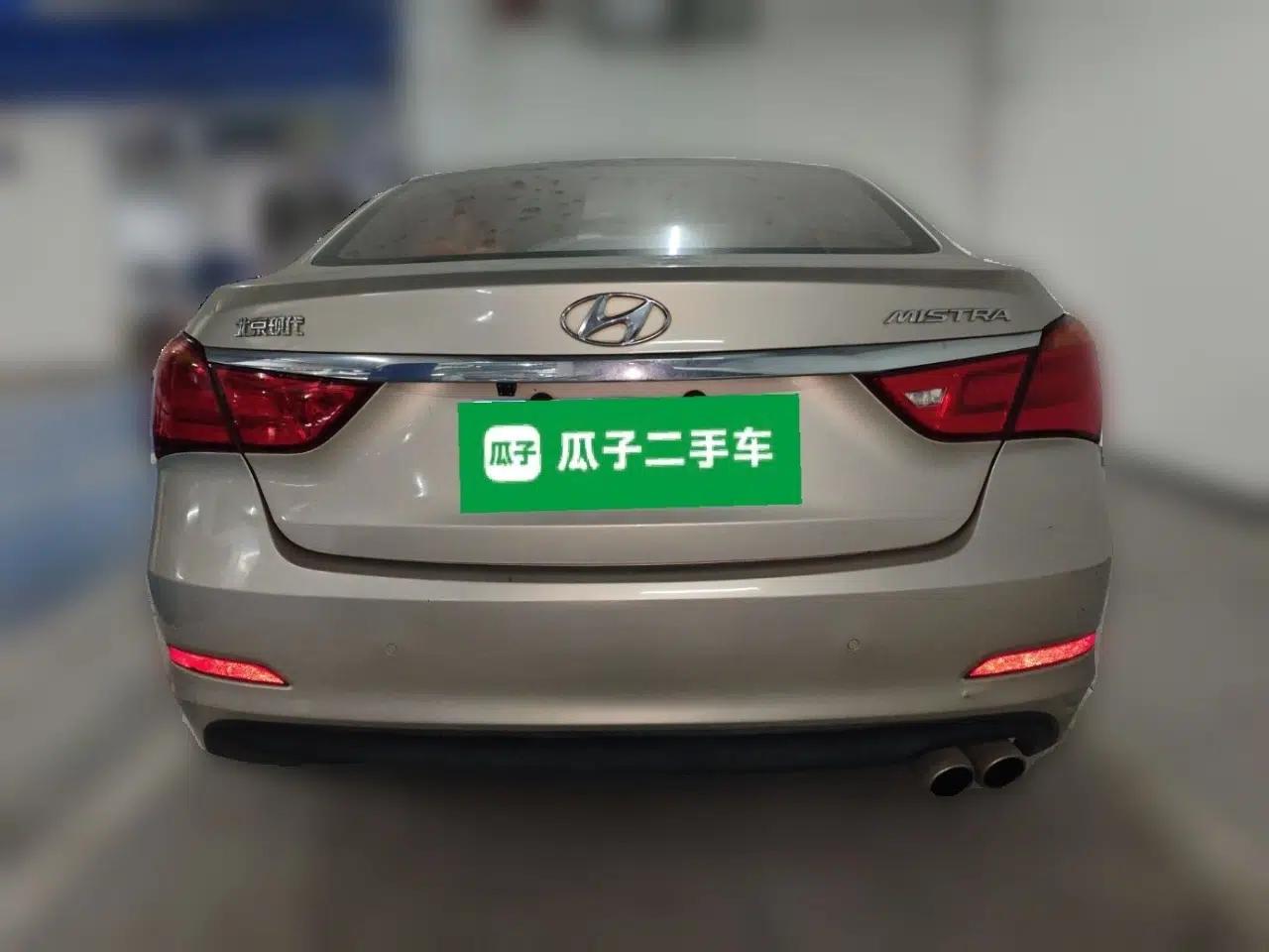 Hyundai Mistra 2014 1.8L Automatic Deluxe DLX Model — миниатюра 5