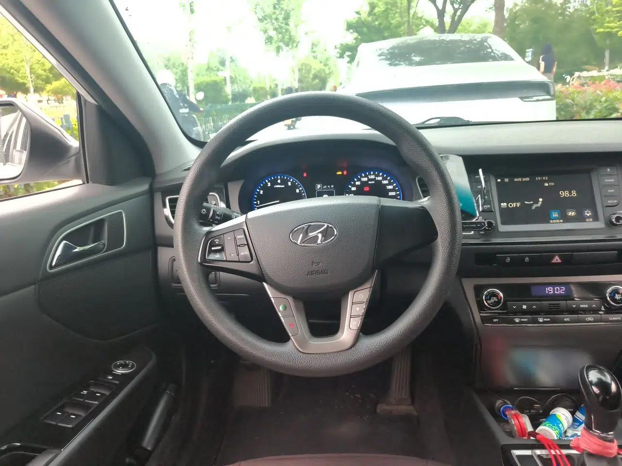 Hyundai Mistra 2016 1.8L Automatic Smart GLS — миниатюра 11