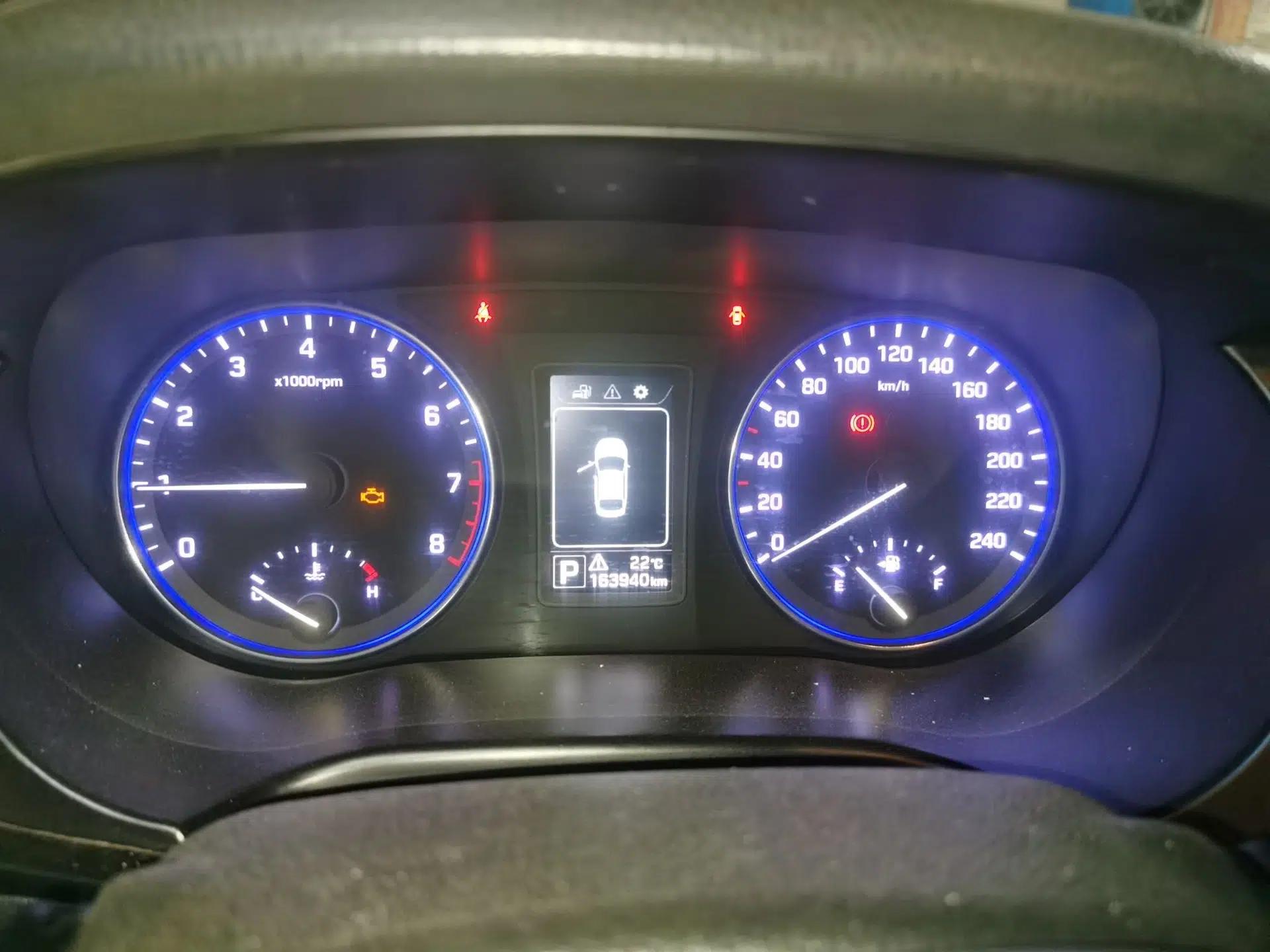 Hyundai Mistra 2014 1.8L Automatic Smart GLS — миниатюра 12