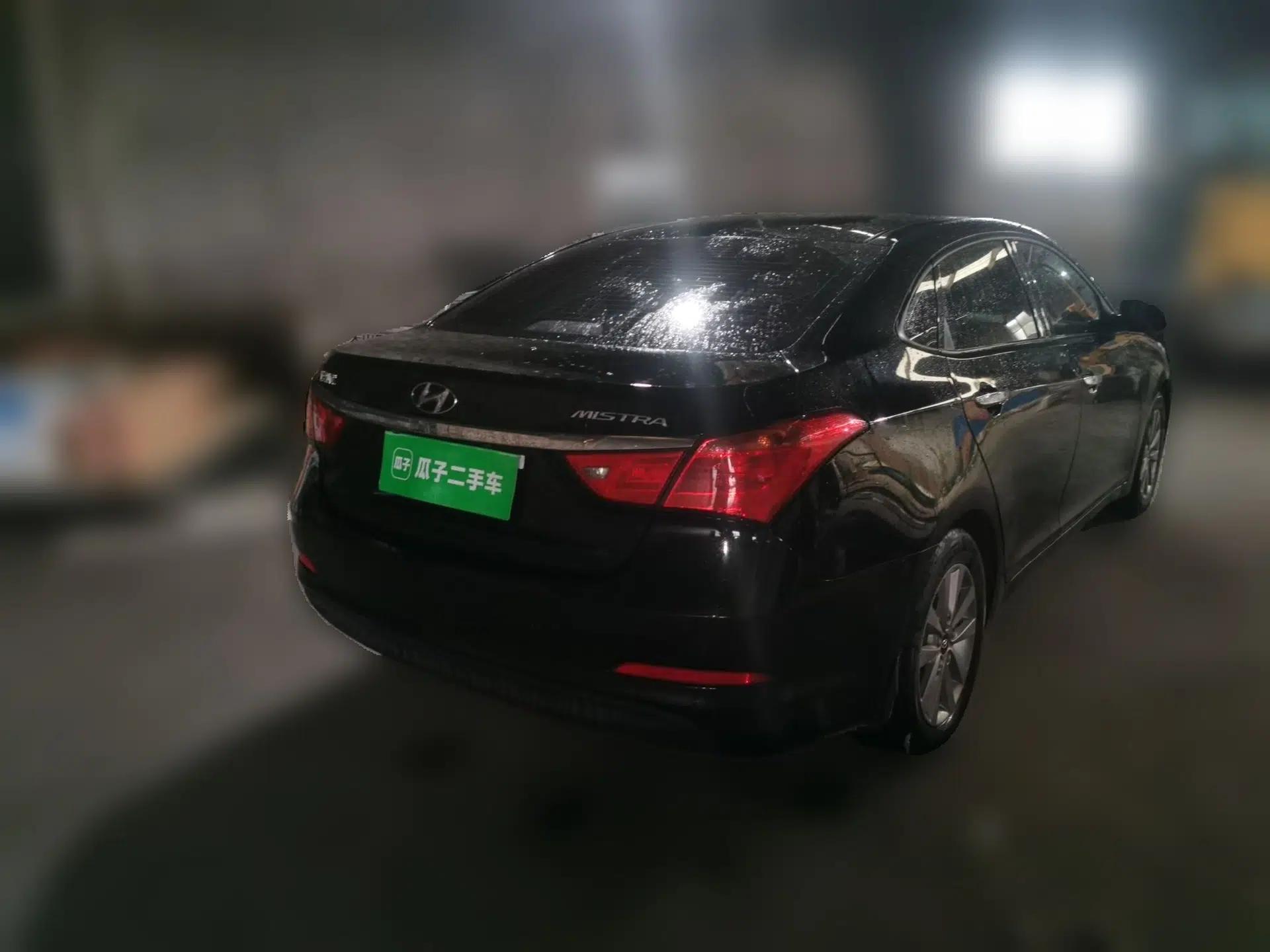 Hyundai Mistra 2014 1.8L Automatic Smart GLS — миниатюра 6