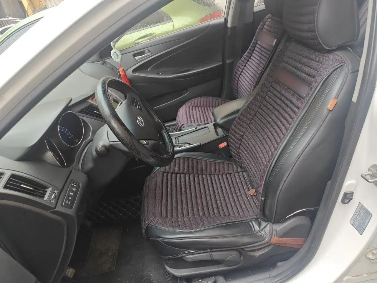 Hyundai Sonata 2011 2.0L Automatic Leading Edition — миниатюра 16
