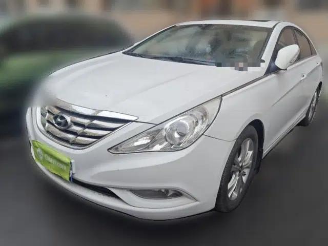 Hyundai Sonata 2011 2.0L Automatic Leading Edition