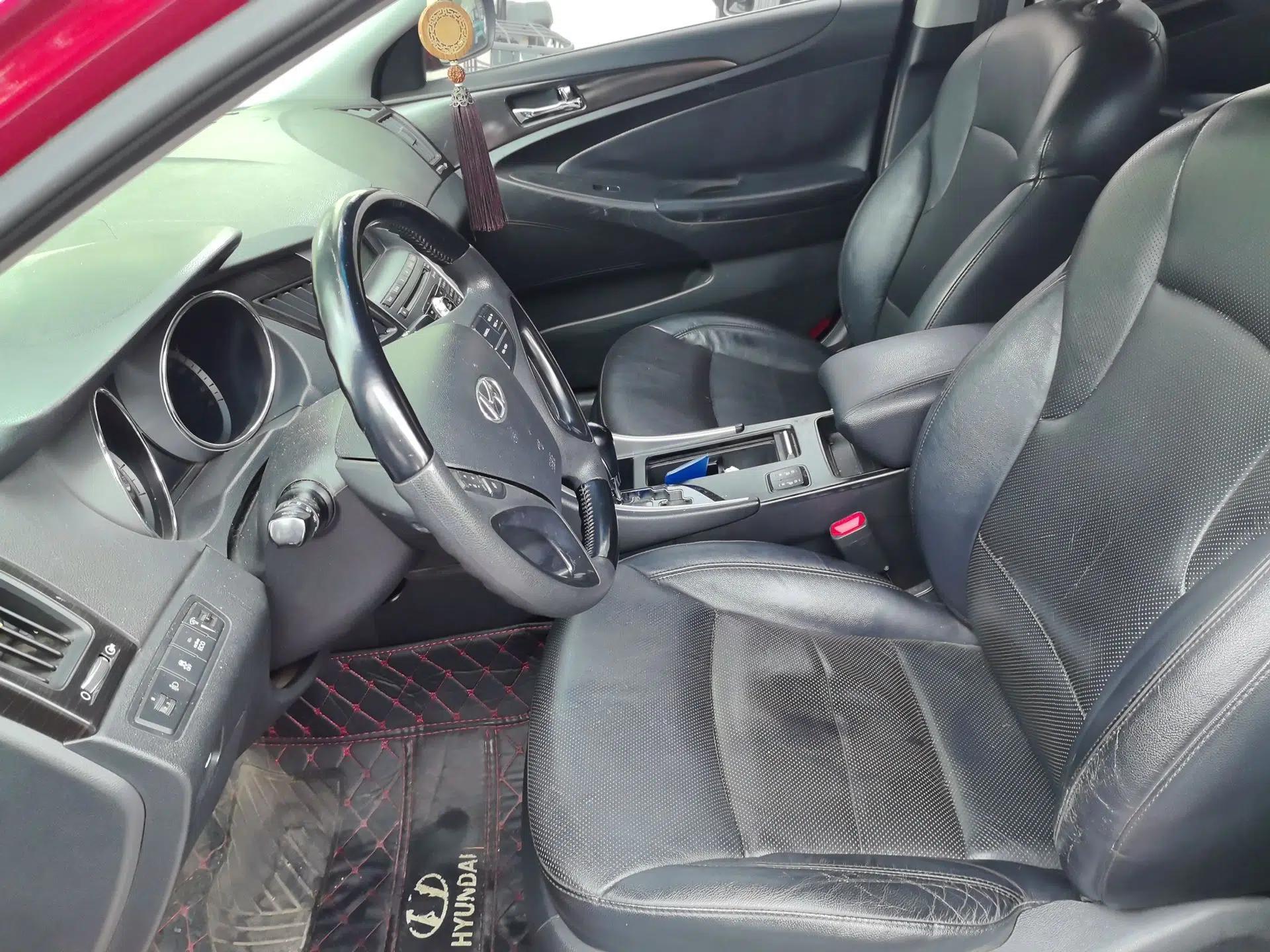 Hyundai Sonata 2011 2.0L Automatic Supreme Edition — миниатюра 16