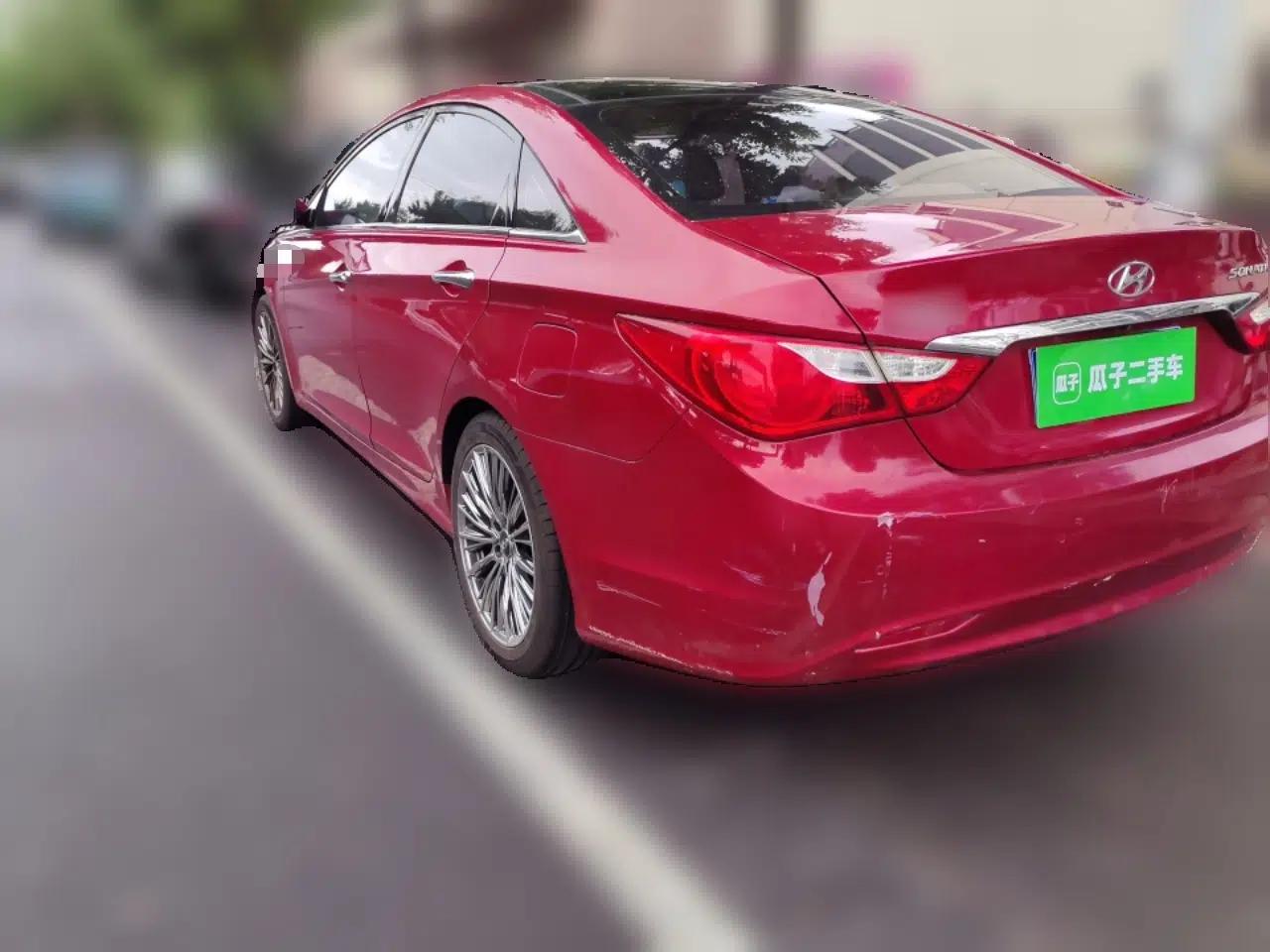 Hyundai Sonata 2011 2.0L Automatic Supreme Edition — миниатюра 4