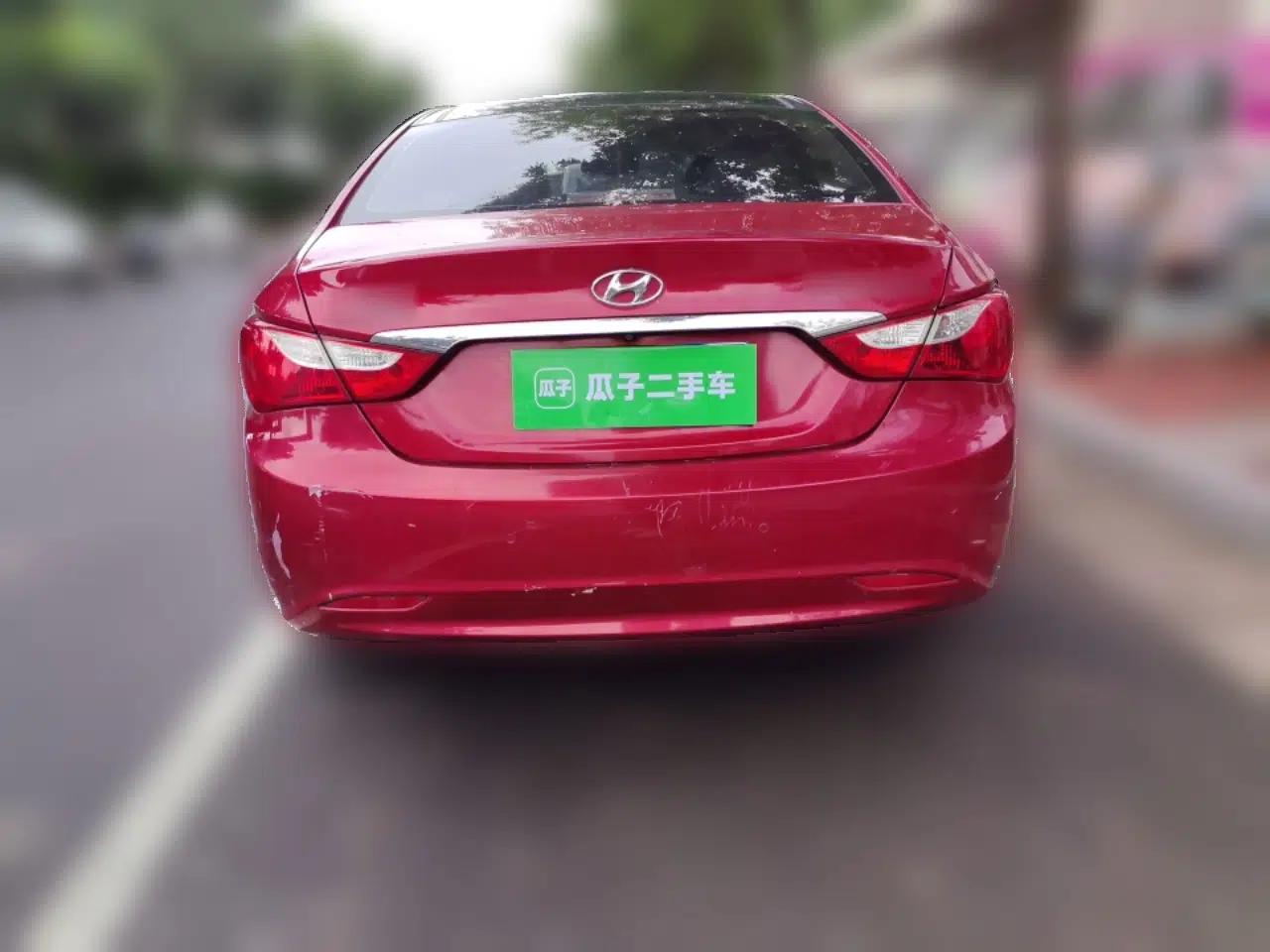 Hyundai Sonata 2011 2.0L Automatic Supreme Edition — миниатюра 5