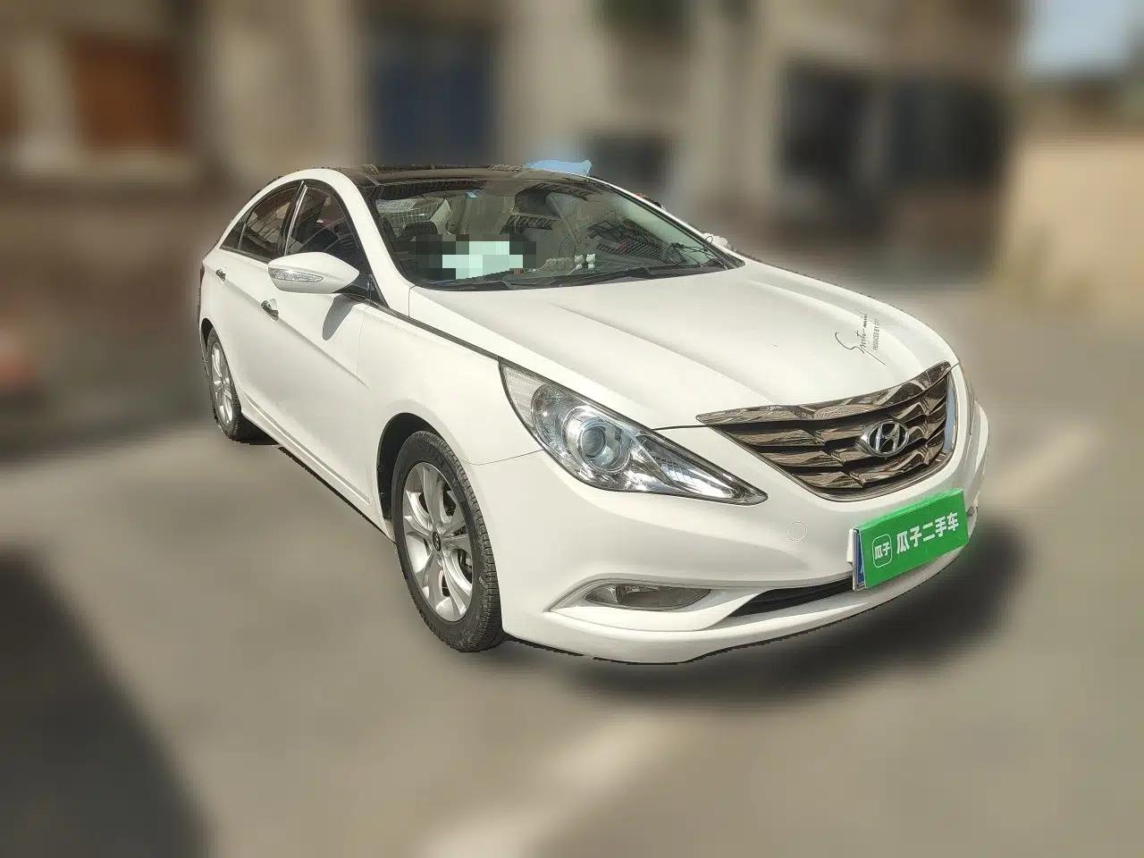 Hyundai Sonata 2011 2.0L Automatic Luxury Edition — миниатюра 3