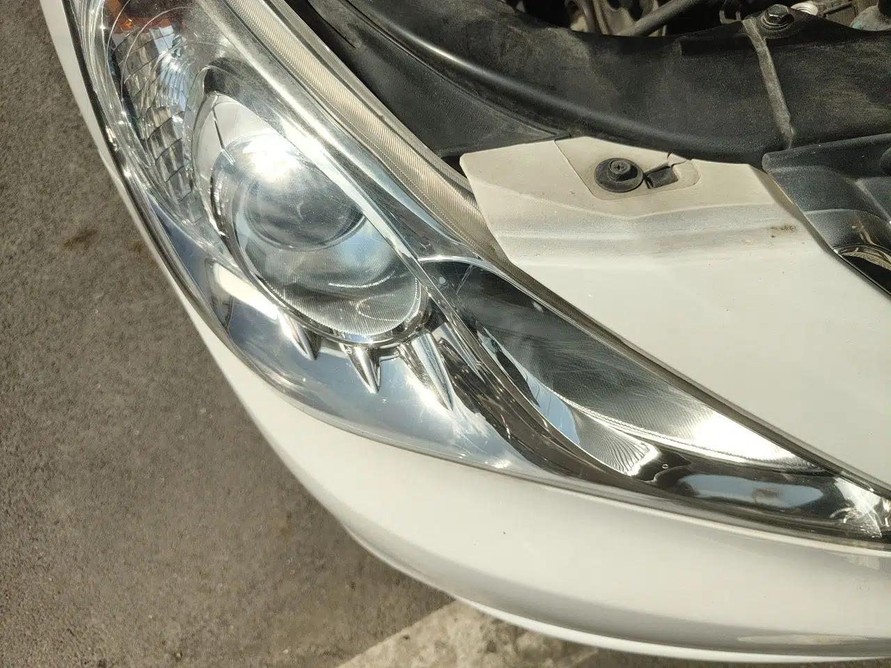 Hyundai Sonata 2011 2.0L Automatic Luxury Edition — миниатюра 7