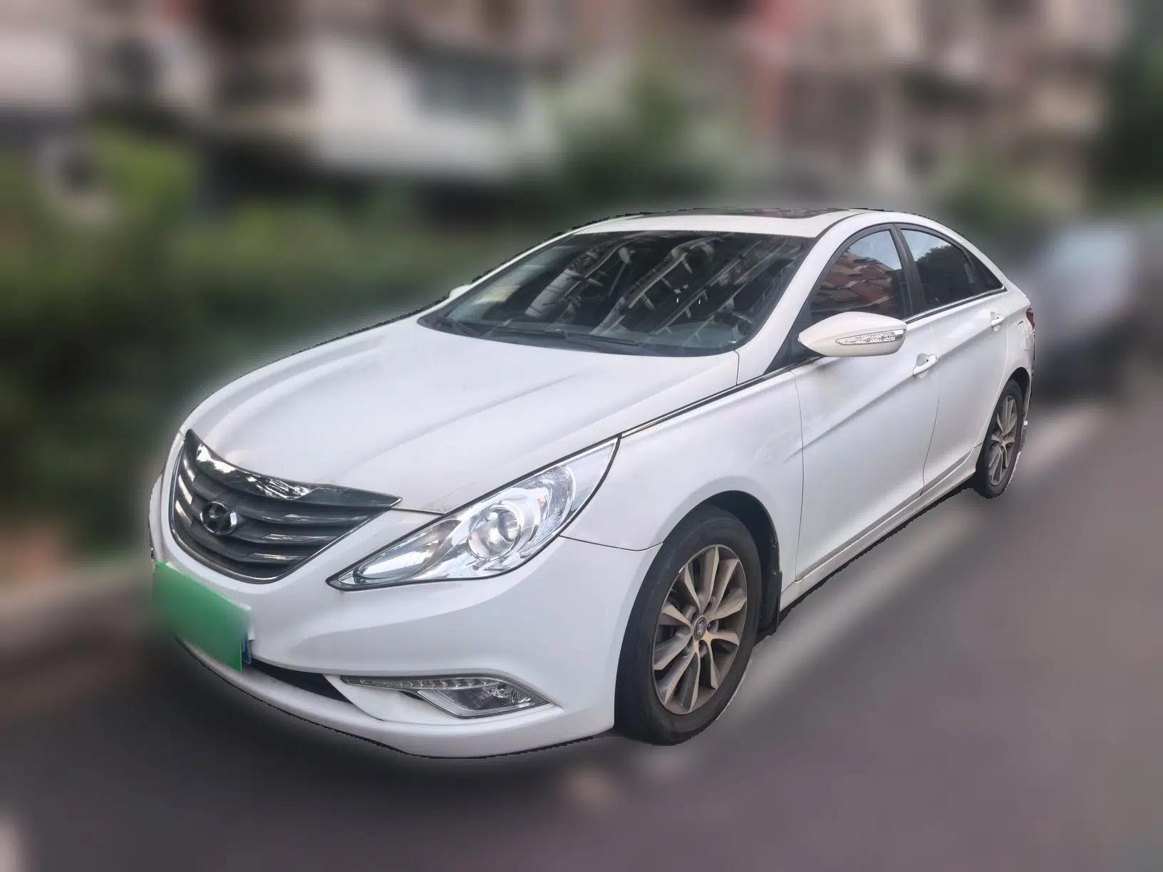 Hyundai Sonata 2013 2.0L Automatic Leading Edition — миниатюра 1