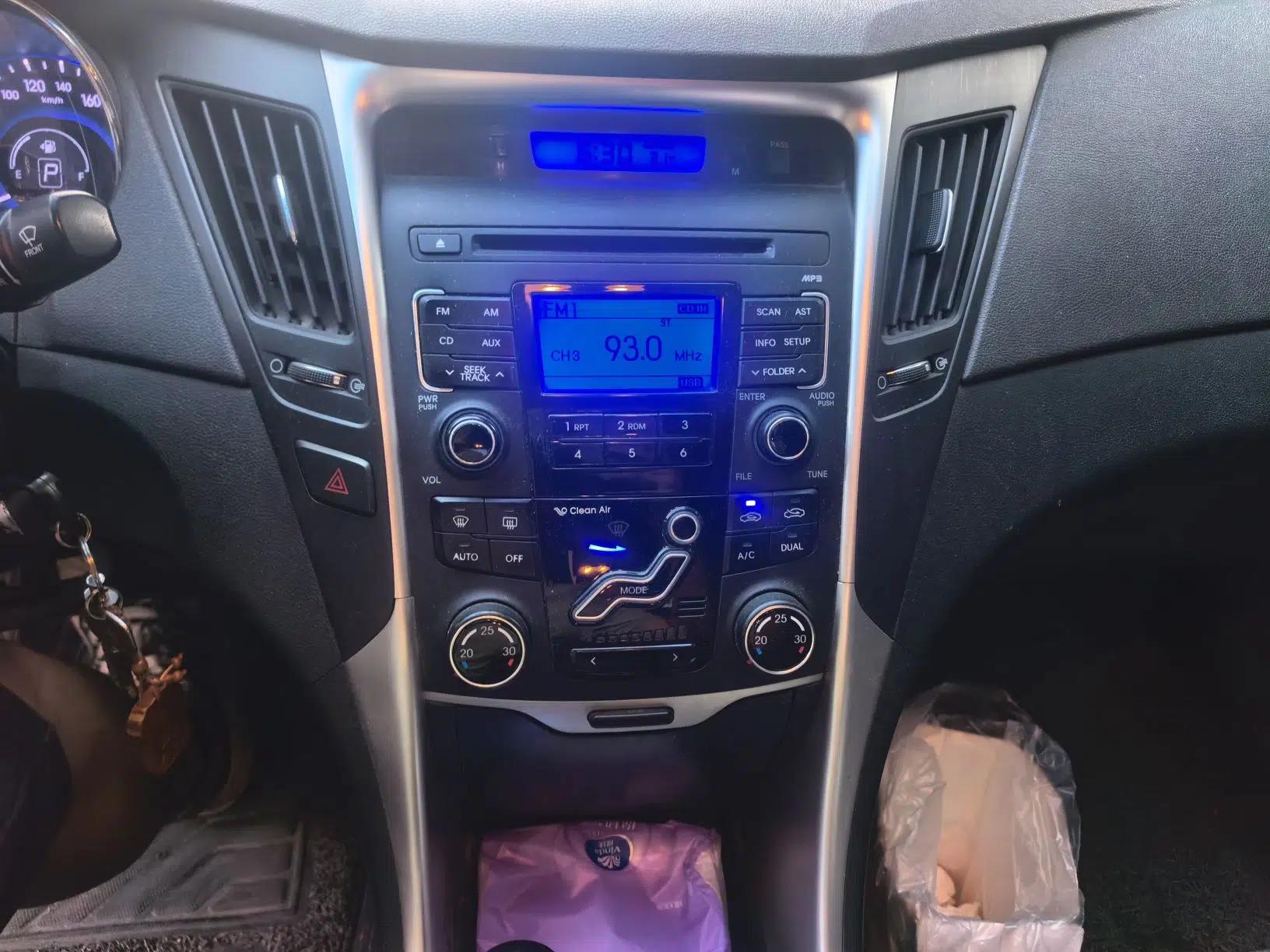 Hyundai Sonata 2013 2.0L Automatic Leading Edition — миниатюра 14