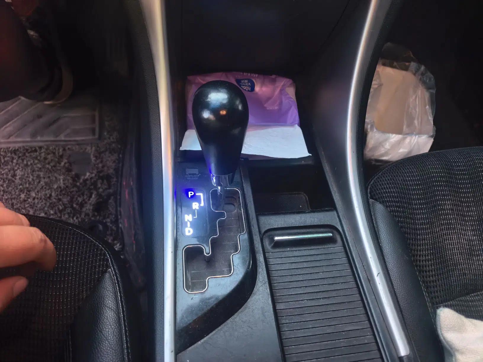 Hyundai Sonata 2013 2.0L Automatic Leading Edition — миниатюра 15