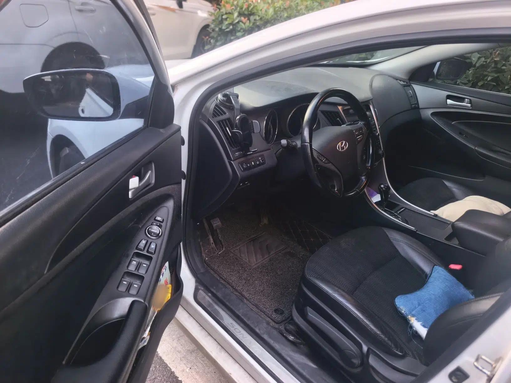Hyundai Sonata 2013 2.0L Automatic Leading Edition — миниатюра 17