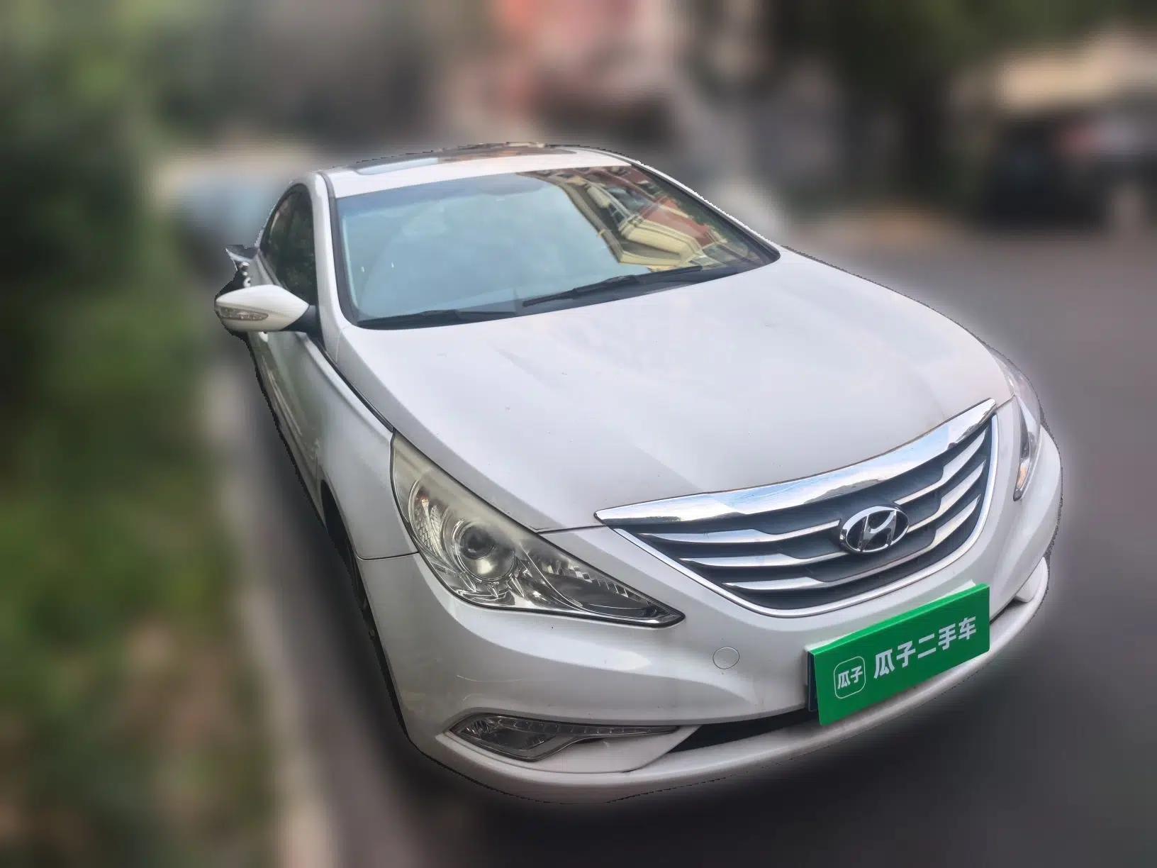 Hyundai Sonata 2013 2.0L Automatic Leading Edition — миниатюра 3