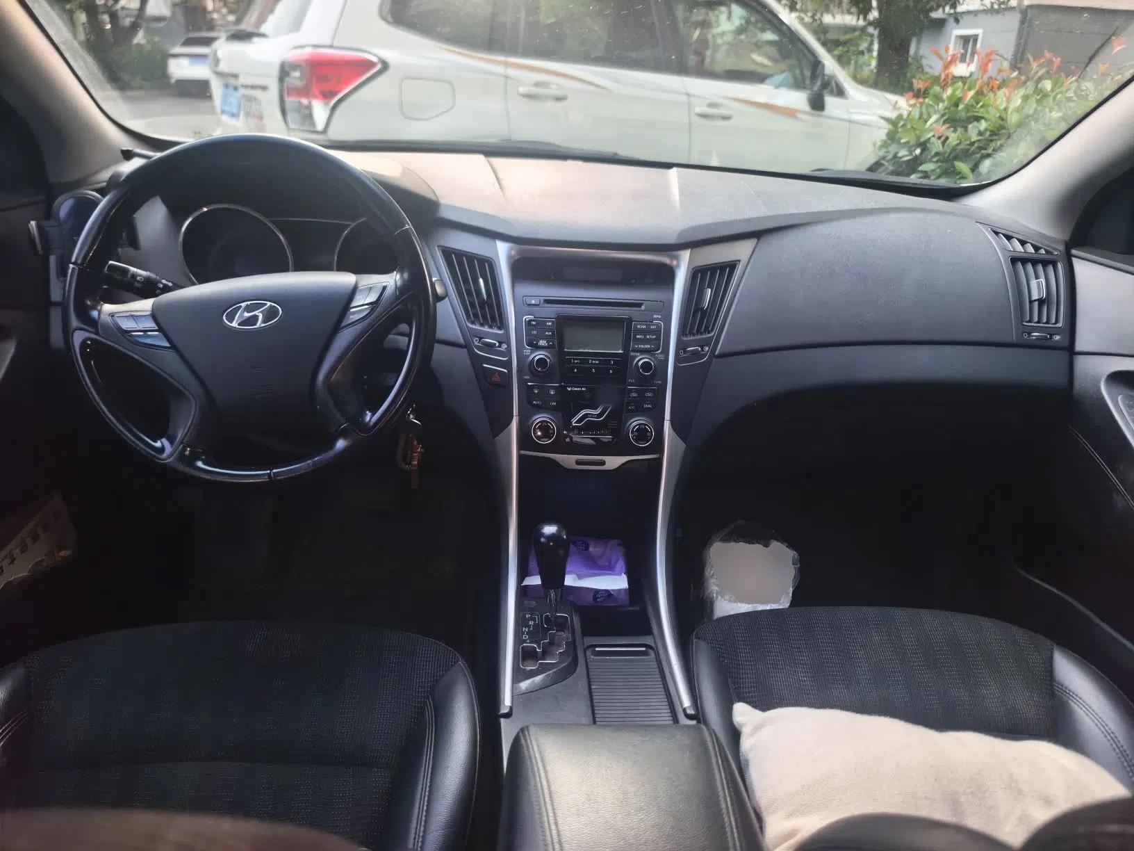 Hyundai Sonata 2013 2.0L Automatic Leading Edition — миниатюра 10
