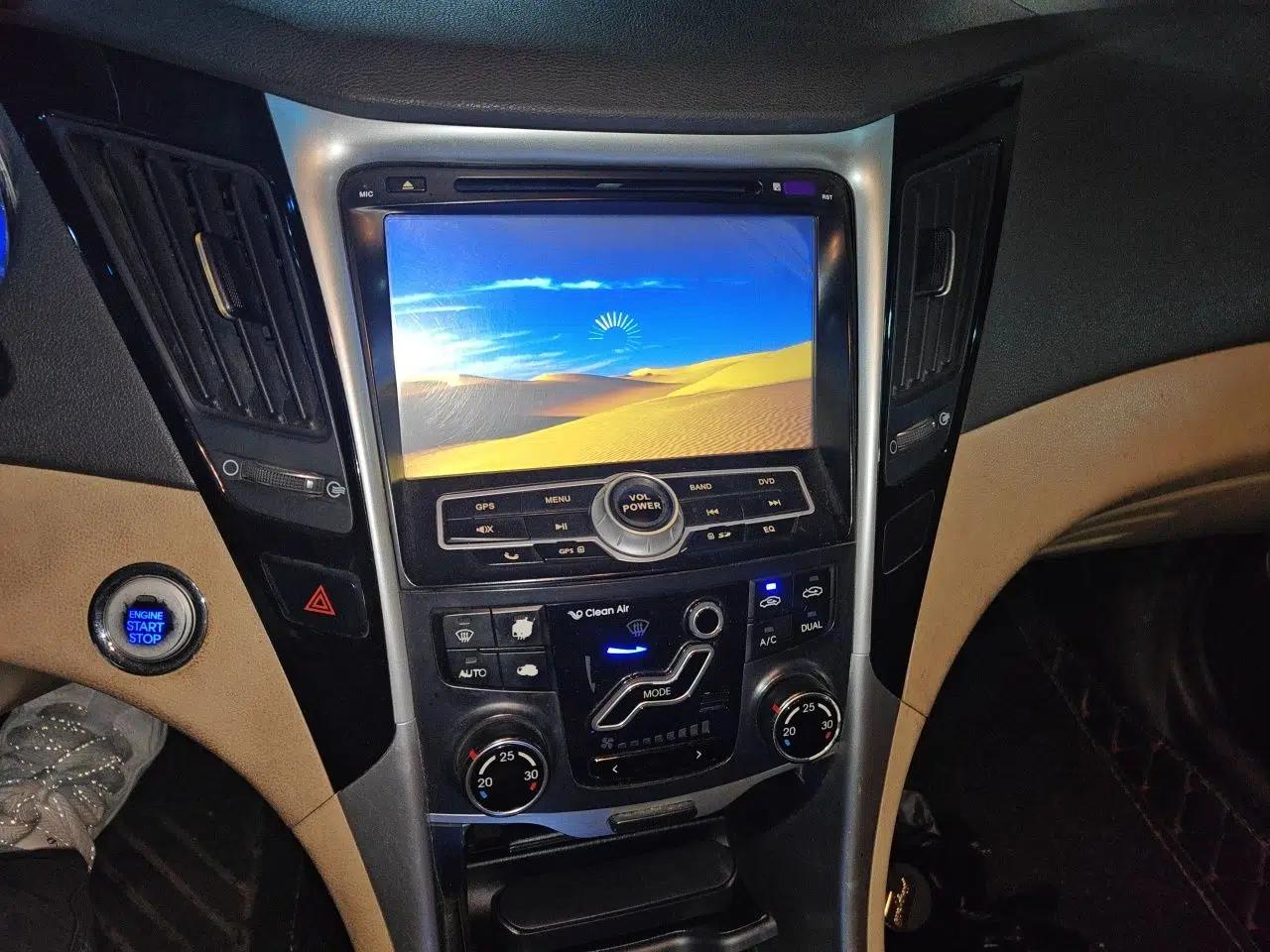 Hyundai Sonata 2011 2.0L Automatic Luxury Edition — миниатюра 14