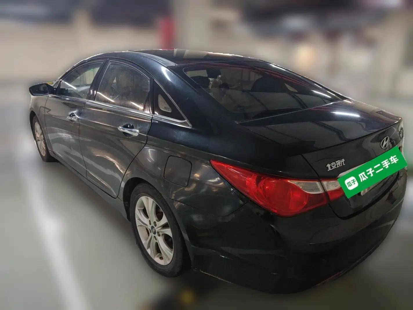 Hyundai Sonata 2011 2.0L Automatic Luxury Edition — миниатюра 4