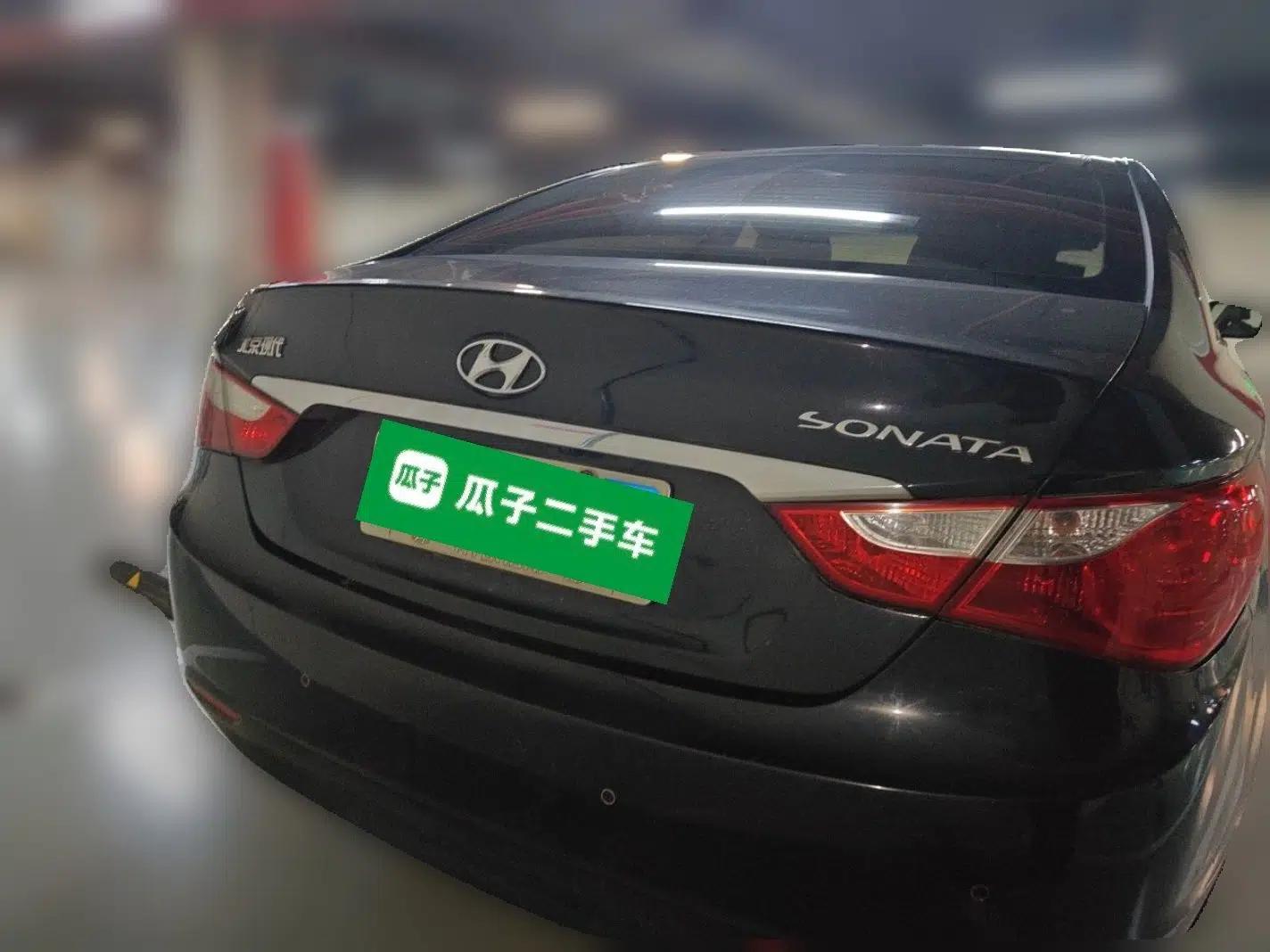 Hyundai Sonata 2011 2.0L Automatic Luxury Edition — миниатюра 5