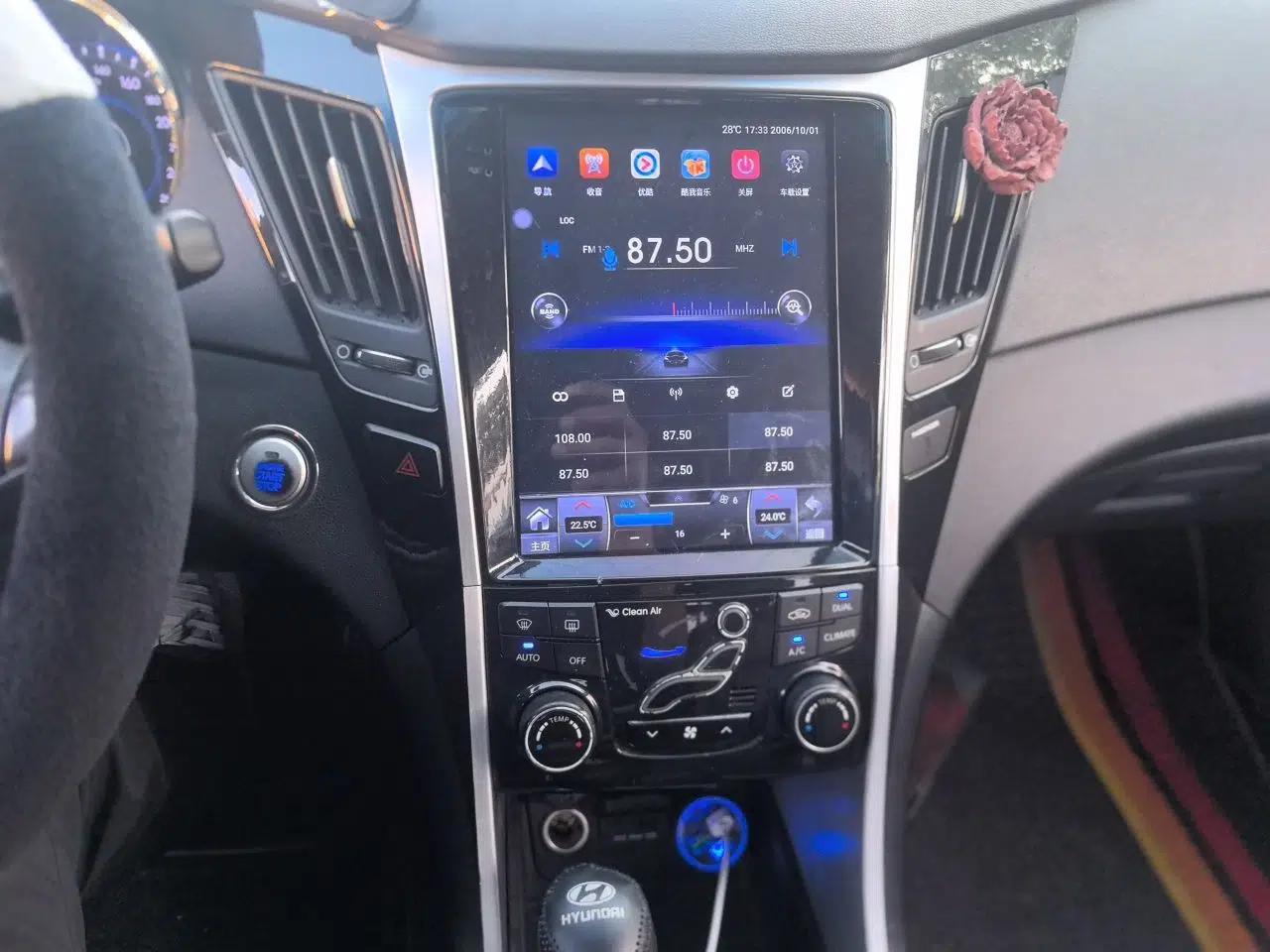 Hyundai Sonata 2013 2.4L Automatic Luxury Version China IV Standard — миниатюра 14