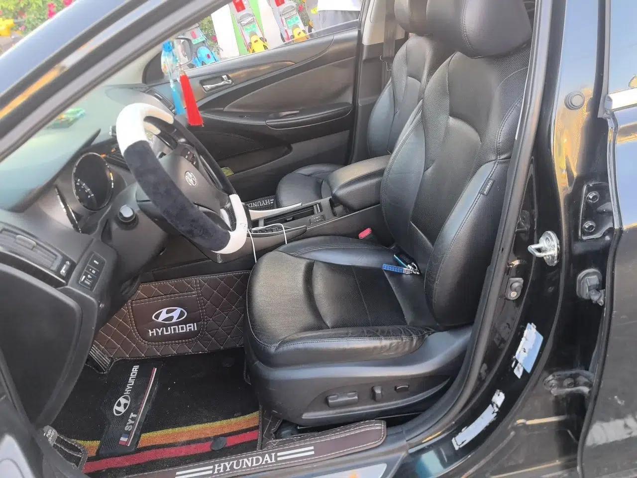 Hyundai Sonata 2013 2.4L Automatic Luxury Version China IV Standard — миниатюра 16
