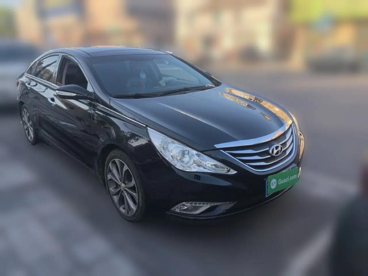 Hyundai Sonata 2013 2.4L Automatic Luxury Version China IV Standard — миниатюра 3
