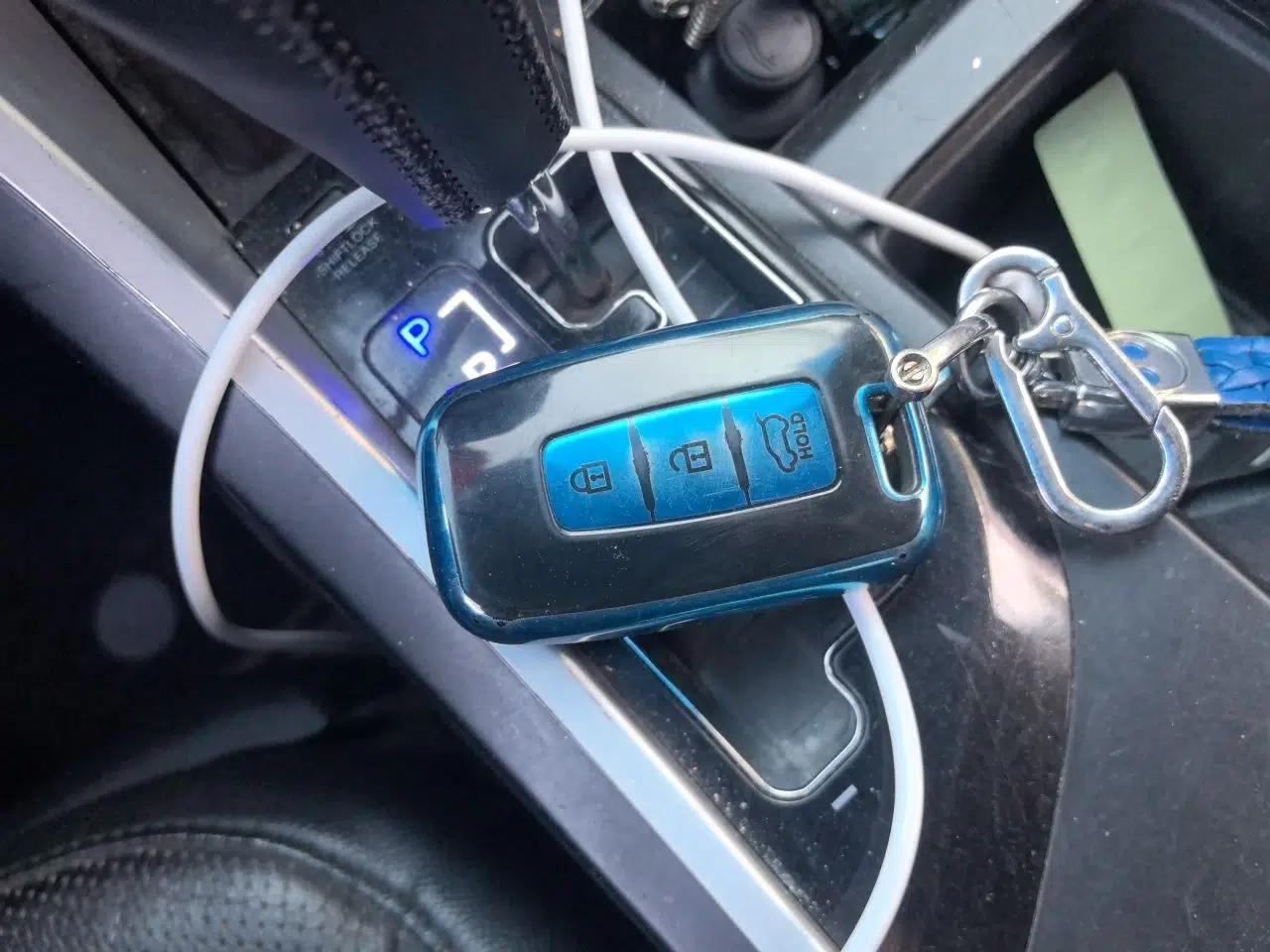 Hyundai Sonata 2013 2.4L Automatic Luxury Version China IV Standard — миниатюра 9