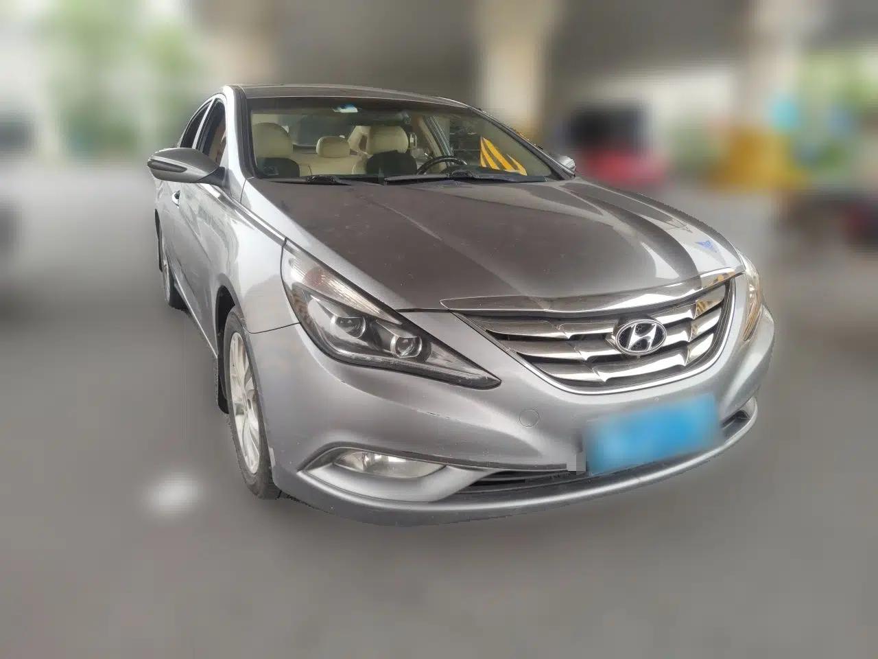 Hyundai Sonata 2011 2.0L Automatic Leading Edition — миниатюра 3