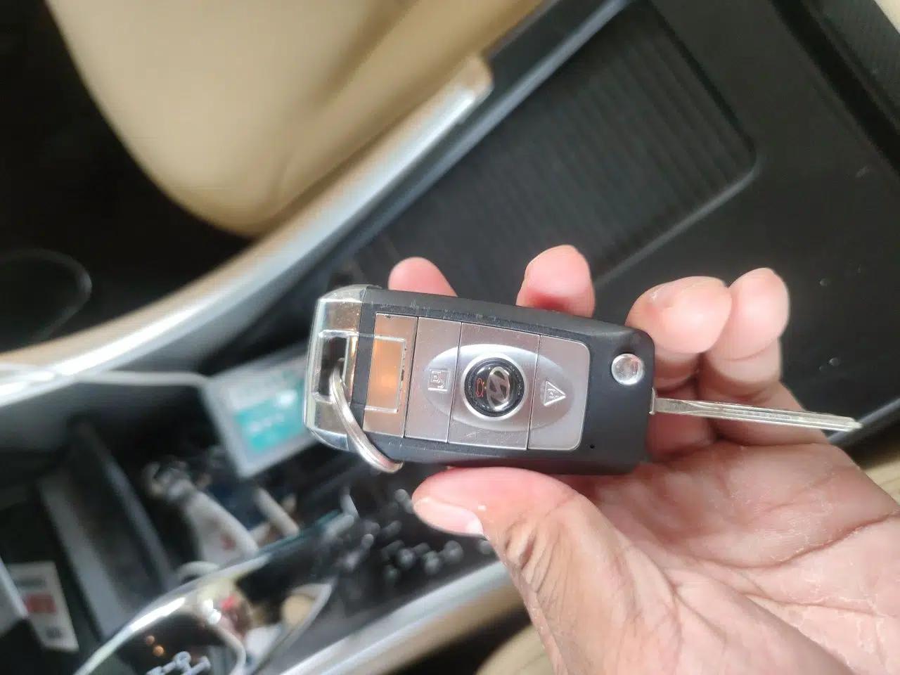 Hyundai Sonata 2011 2.0L Automatic Leading Edition — миниатюра 9
